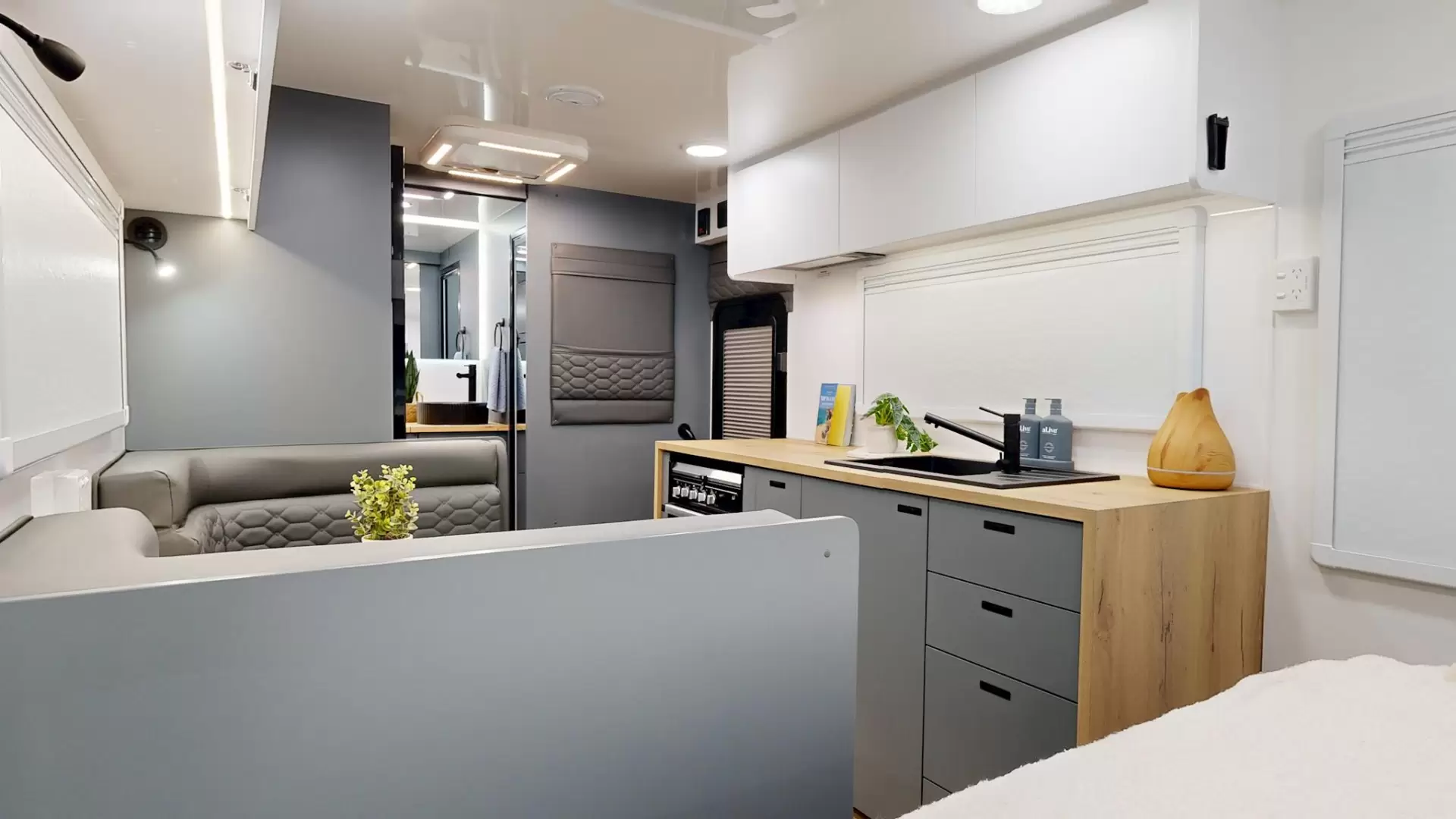 NEW 2026 VACATIONER CARAVANS ENDURA