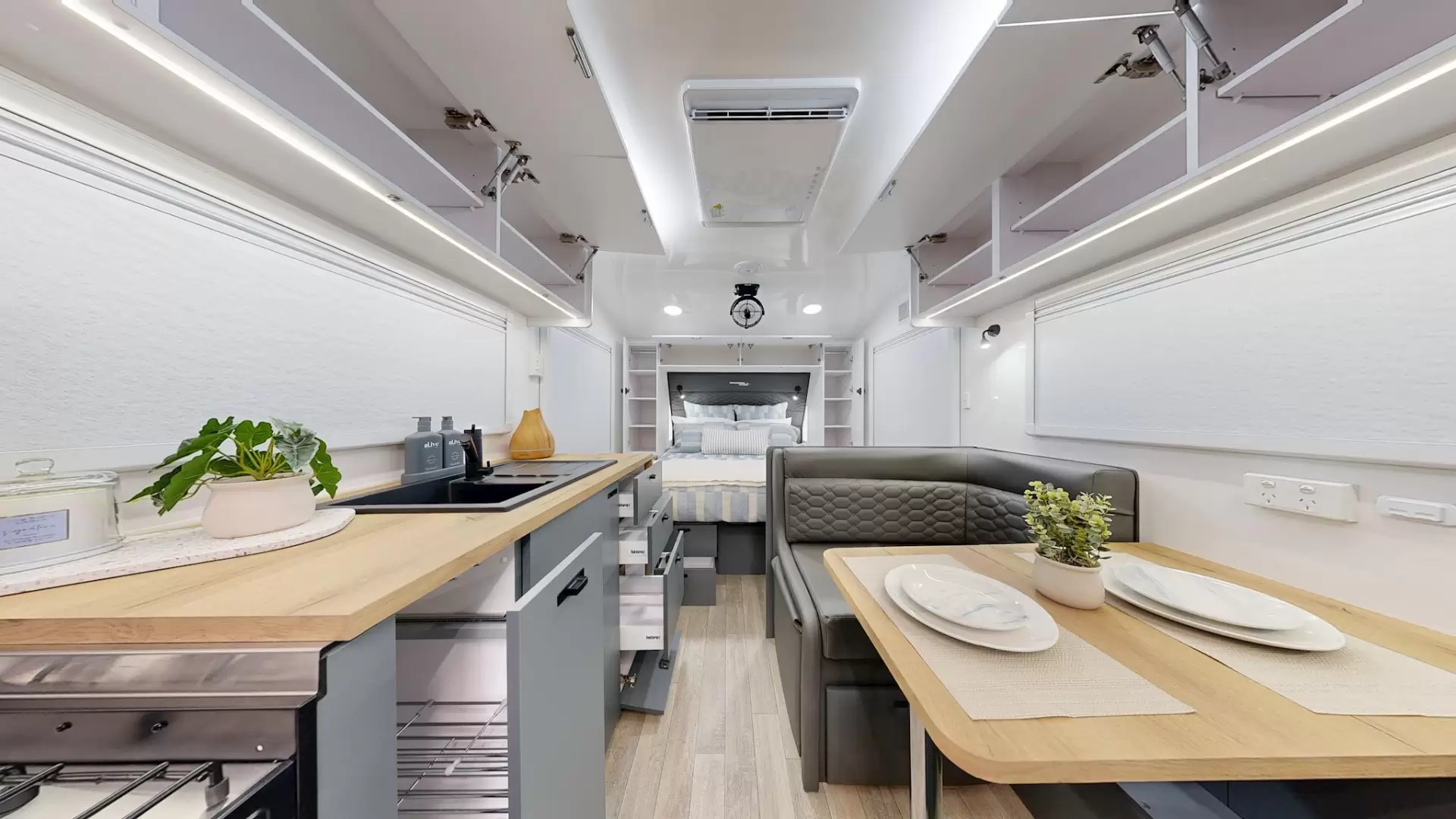 NEW 2026 VACATIONER CARAVANS ENDURA