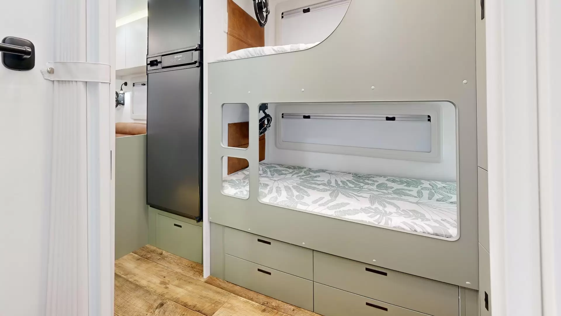 NEW 2025 VACATIONER CARAVANS ROUGH RIDER