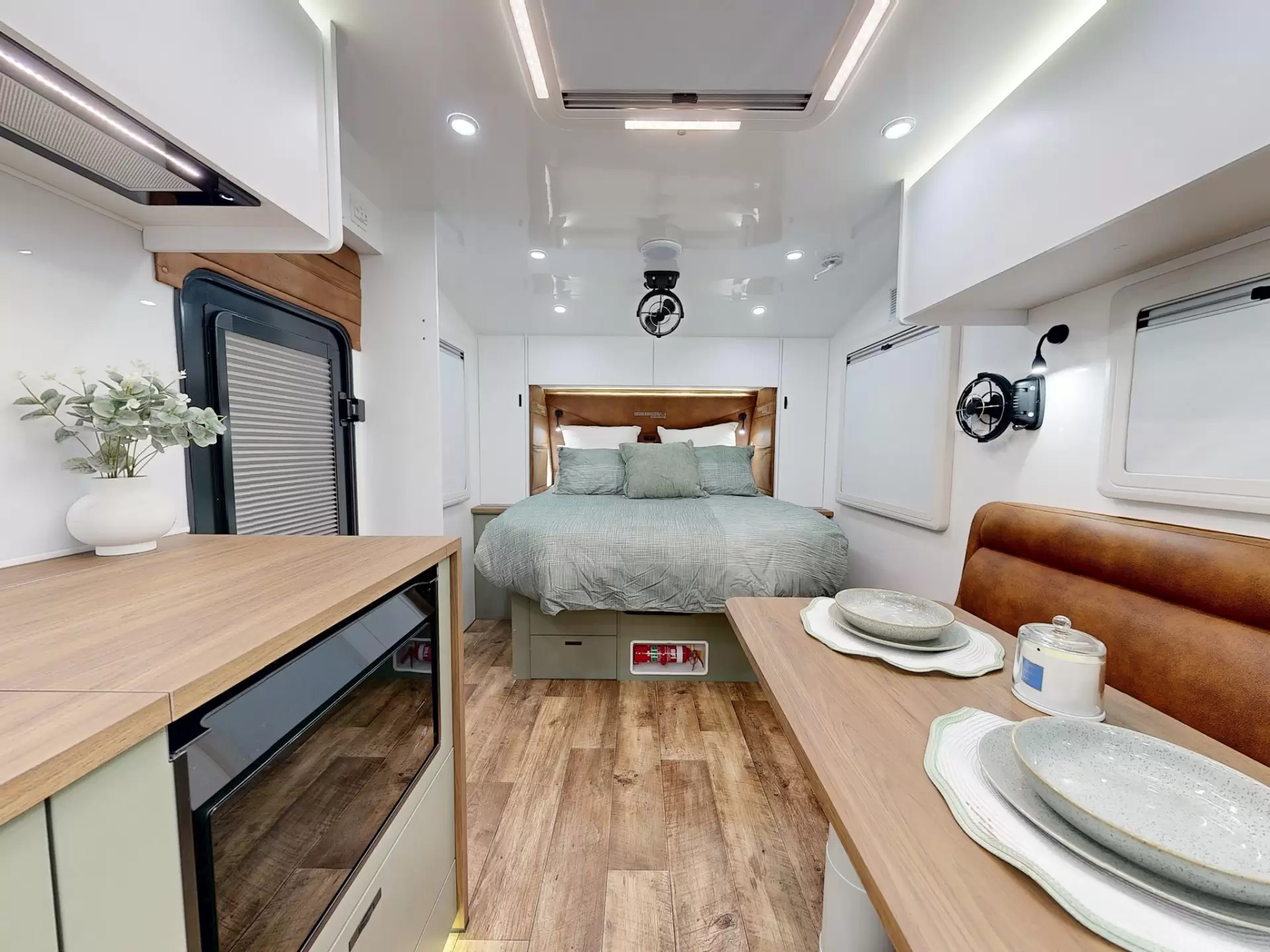 NEW 2025 VACATIONER CARAVANS ROUGH RIDER