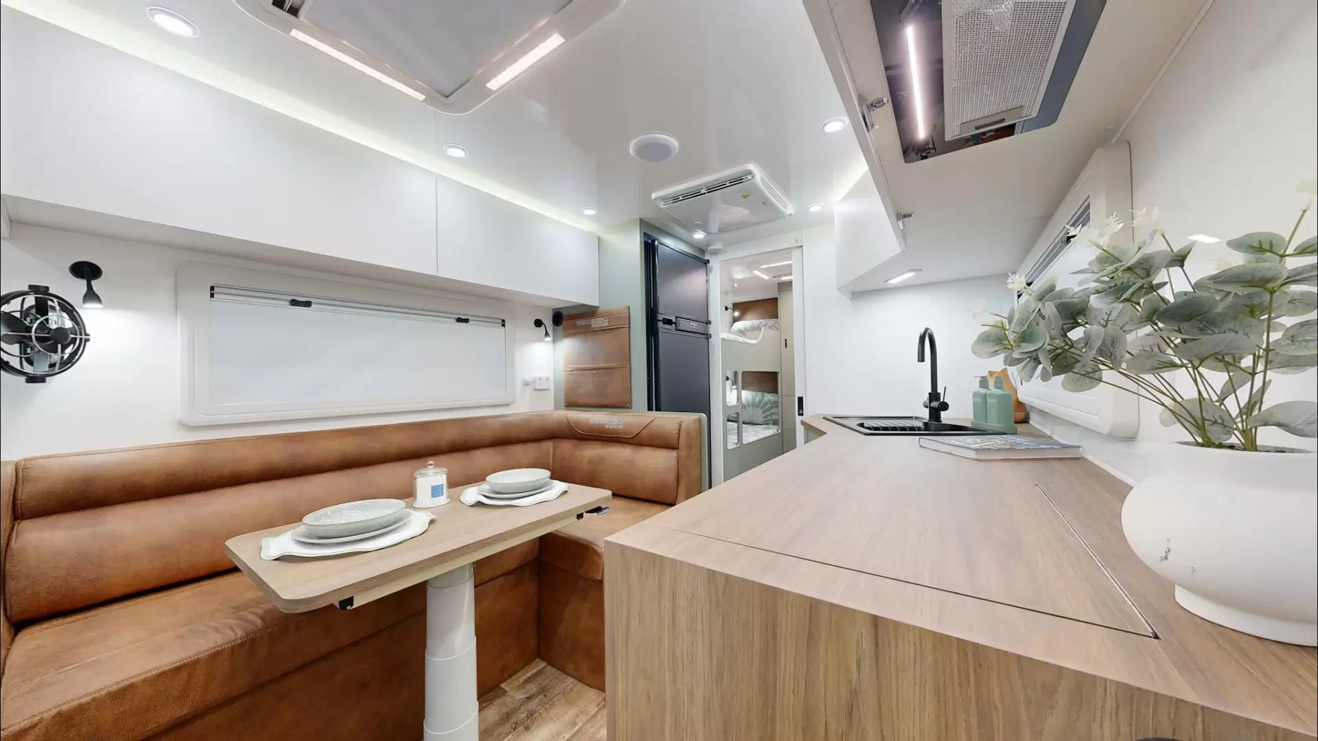 NEW 2025 VACATIONER CARAVANS ROUGH RIDER