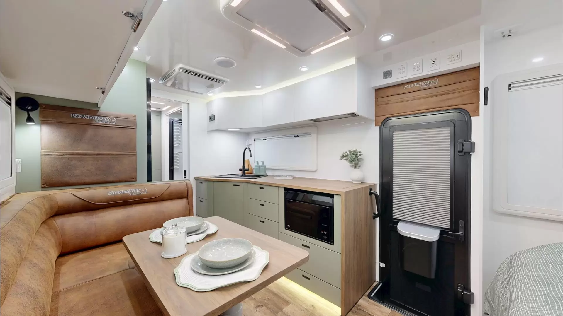 NEW 2025 VACATIONER CARAVANS ROUGH RIDER