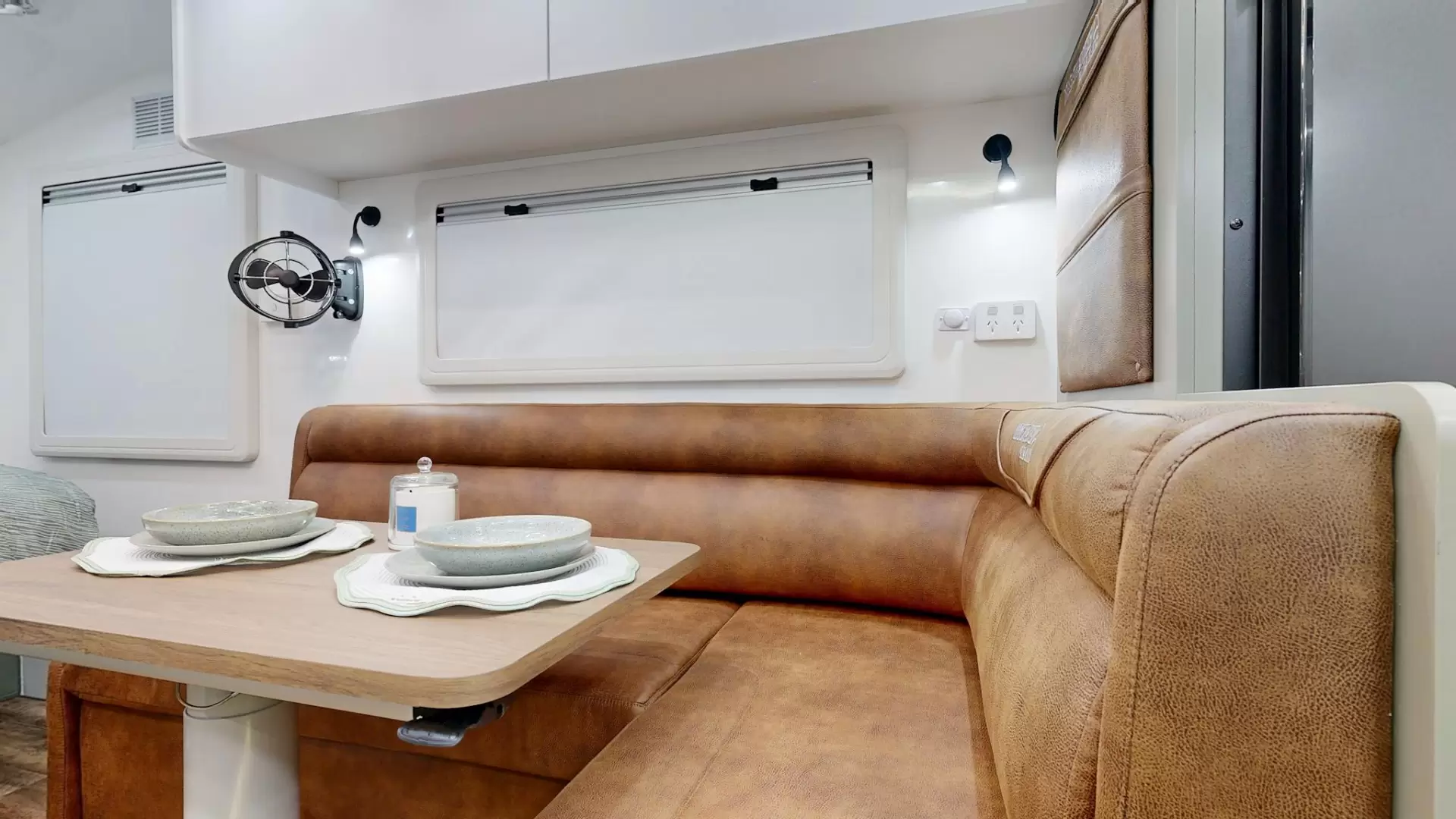 NEW 2025 VACATIONER CARAVANS ROUGH RIDER