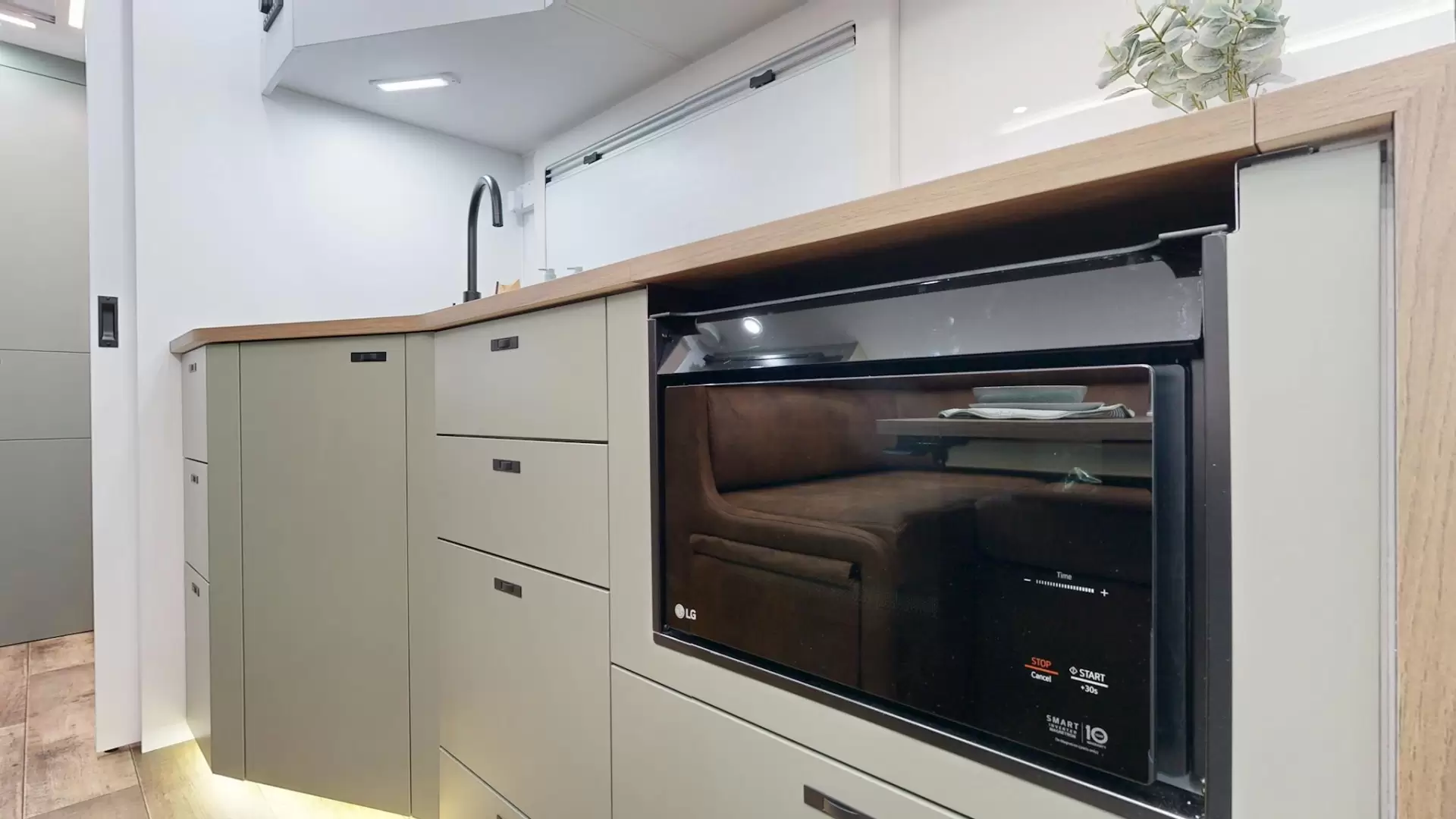 NEW 2025 VACATIONER CARAVANS ROUGH RIDER