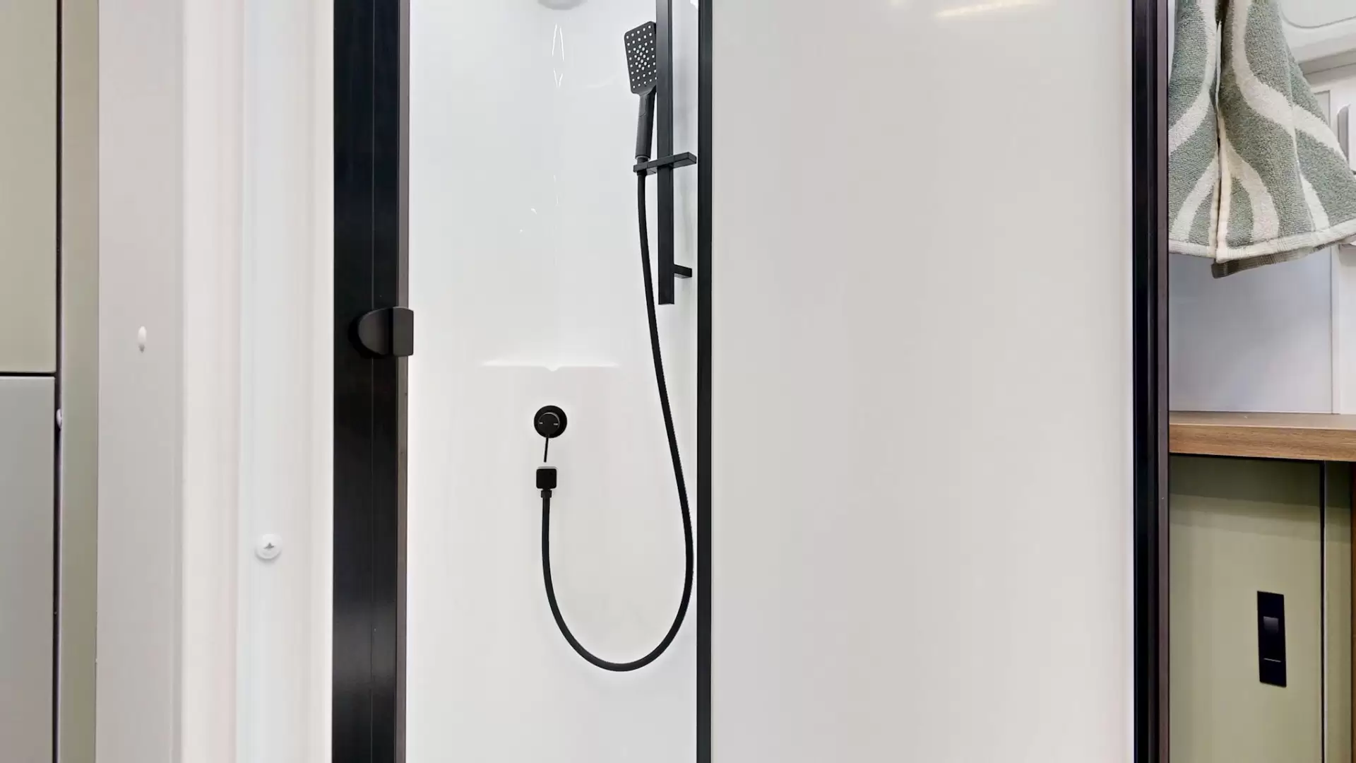 NEW 2025 VACATIONER CARAVANS ROUGH RIDER