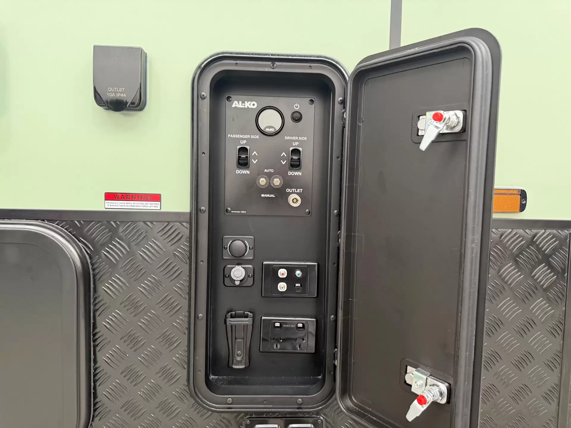 NEW 2025 VACATIONER CARAVANS ROUGH RIDER