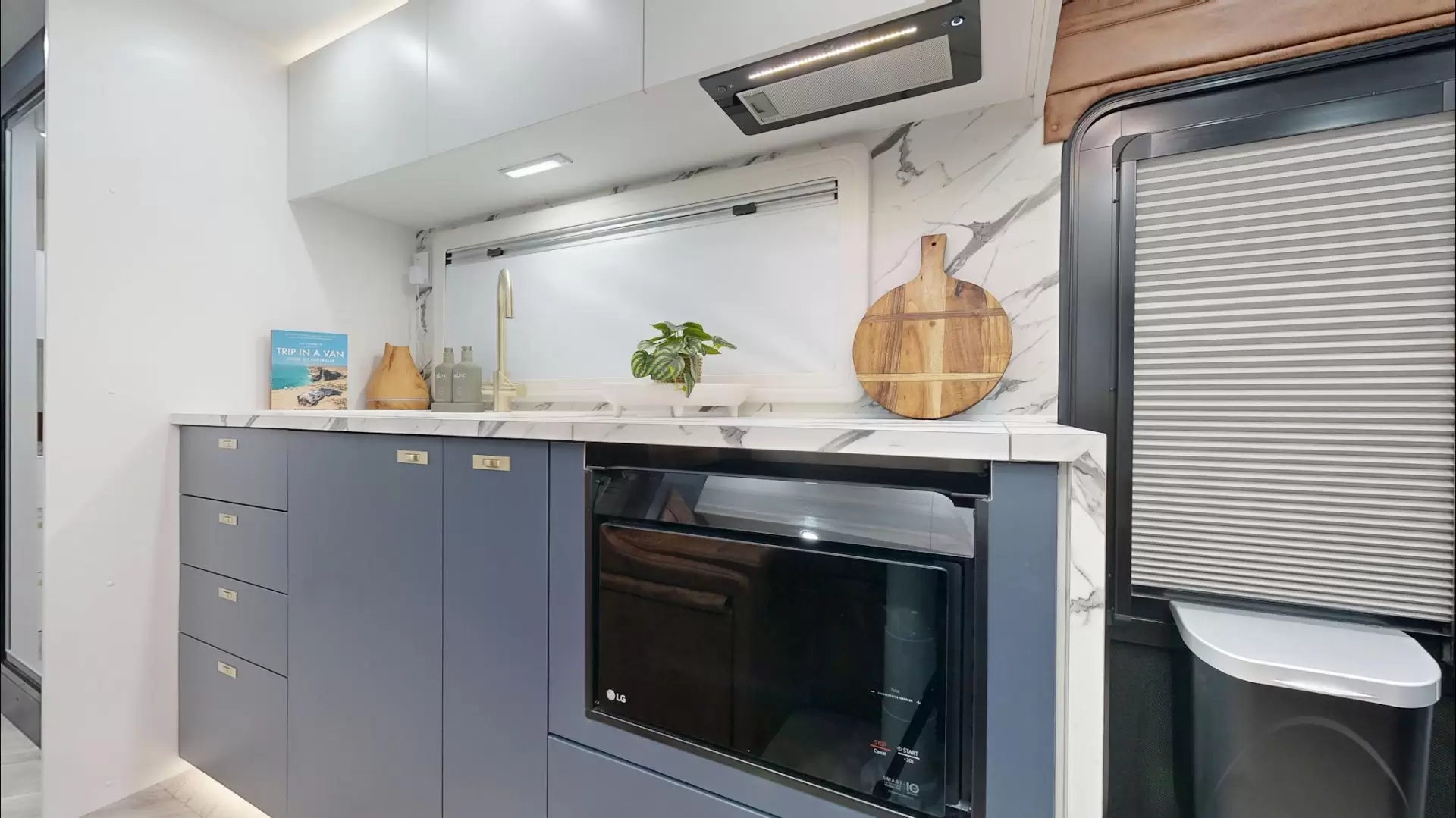 NEW 2025 VACATIONER CARAVANS ROUGH RIDER