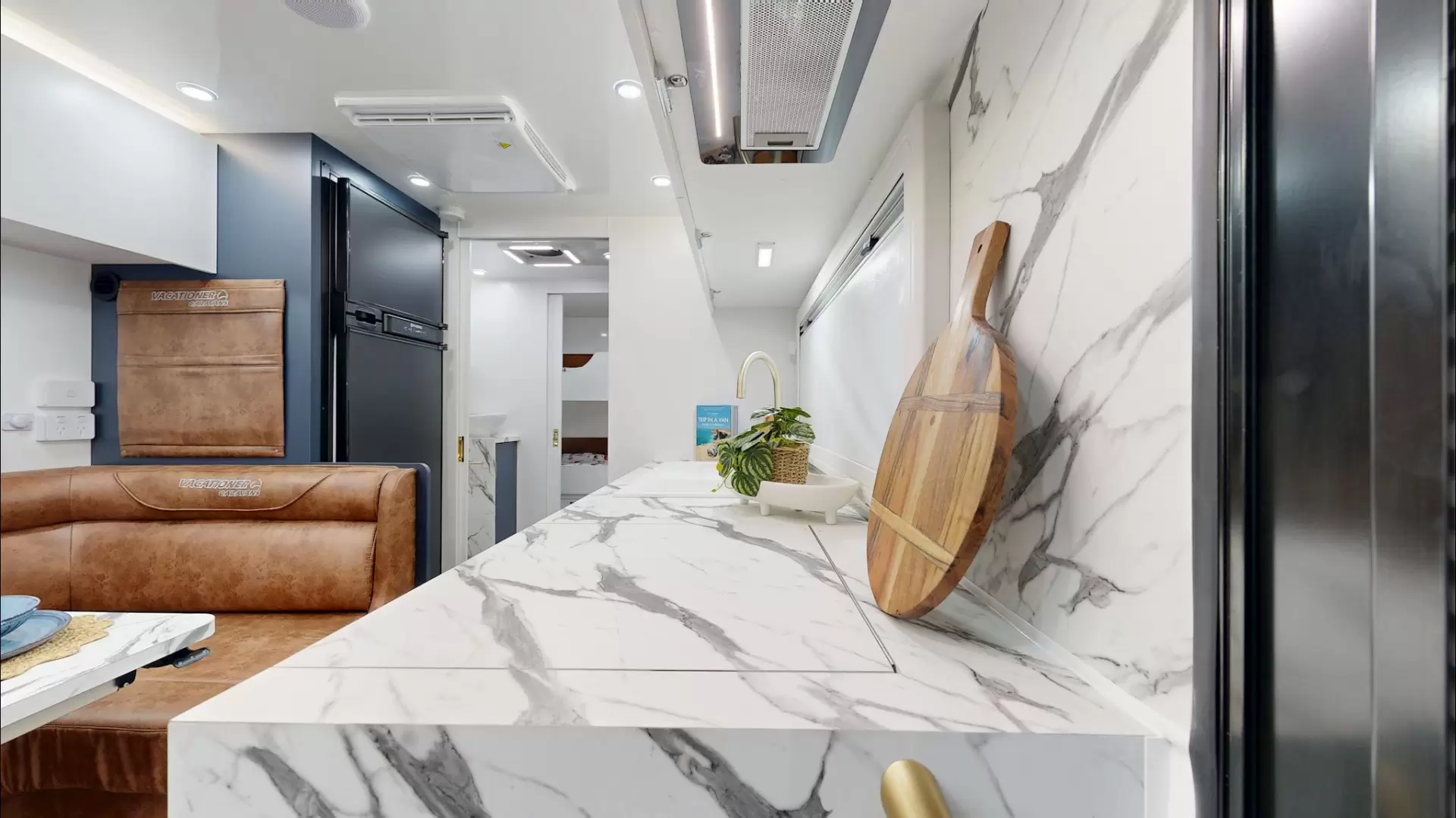 NEW 2025 VACATIONER CARAVANS ROUGH RIDER