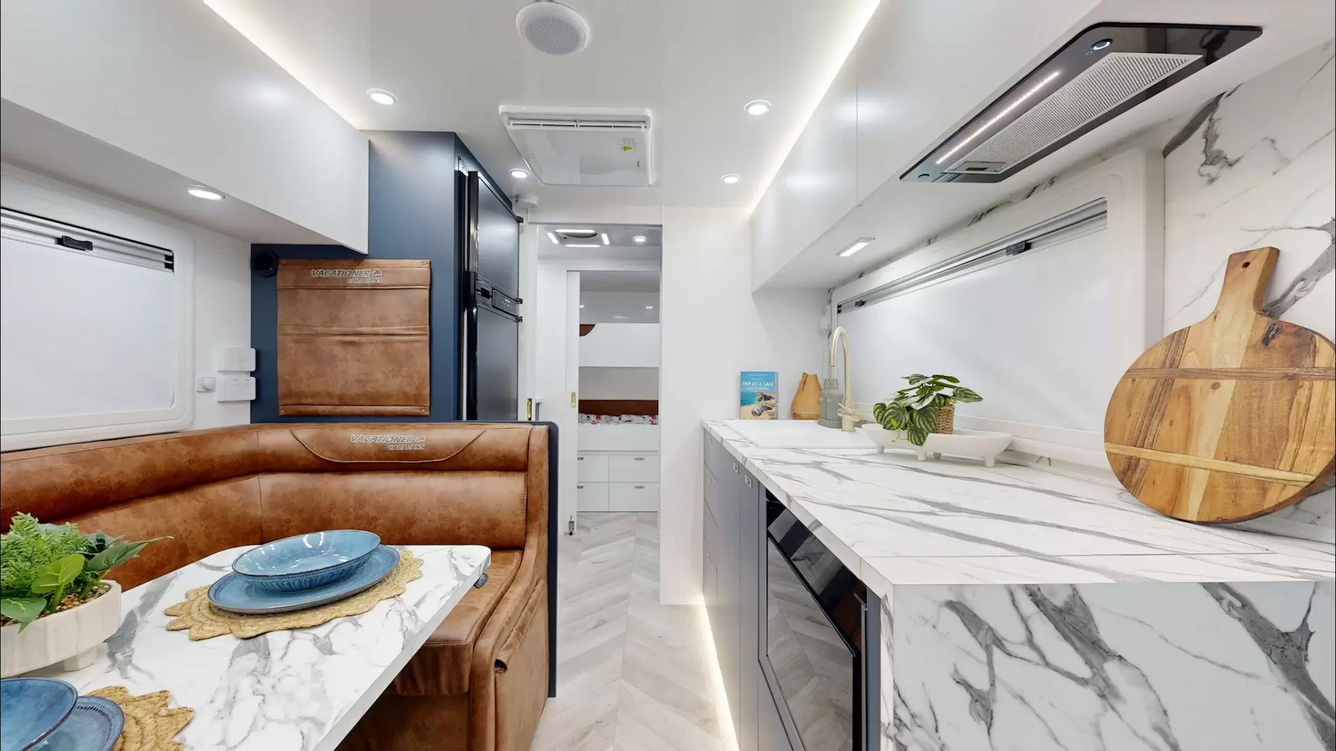 NEW 2025 VACATIONER CARAVANS ROUGH RIDER