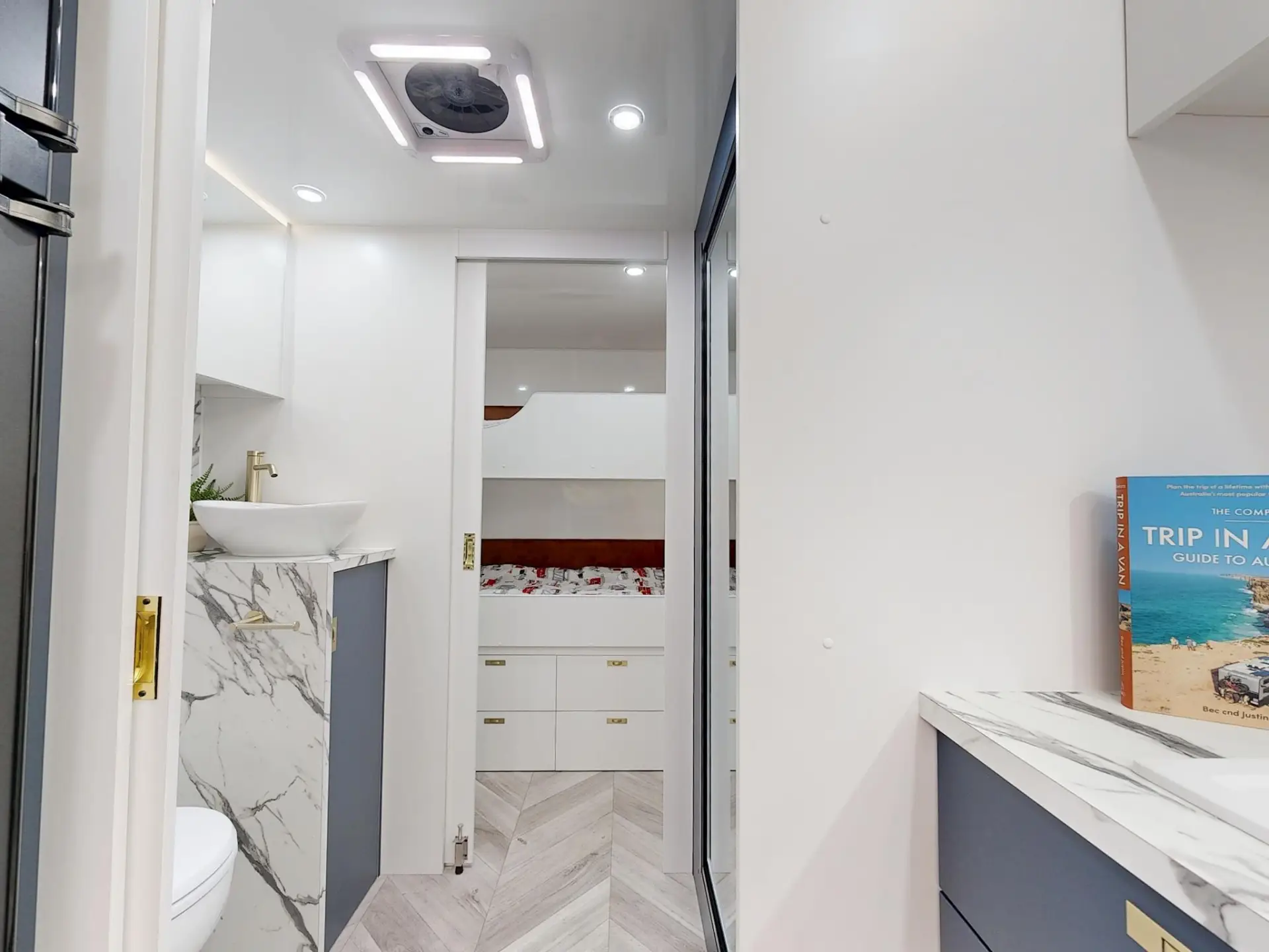 NEW 2025 VACATIONER CARAVANS ROUGH RIDER