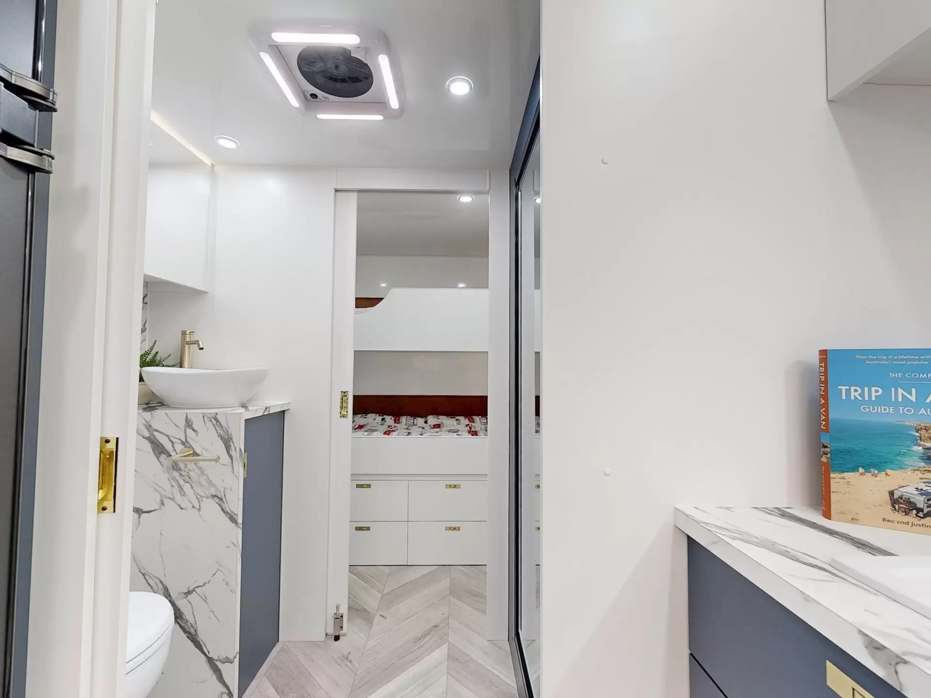 NEW 2025 VACATIONER CARAVANS ROUGH RIDER