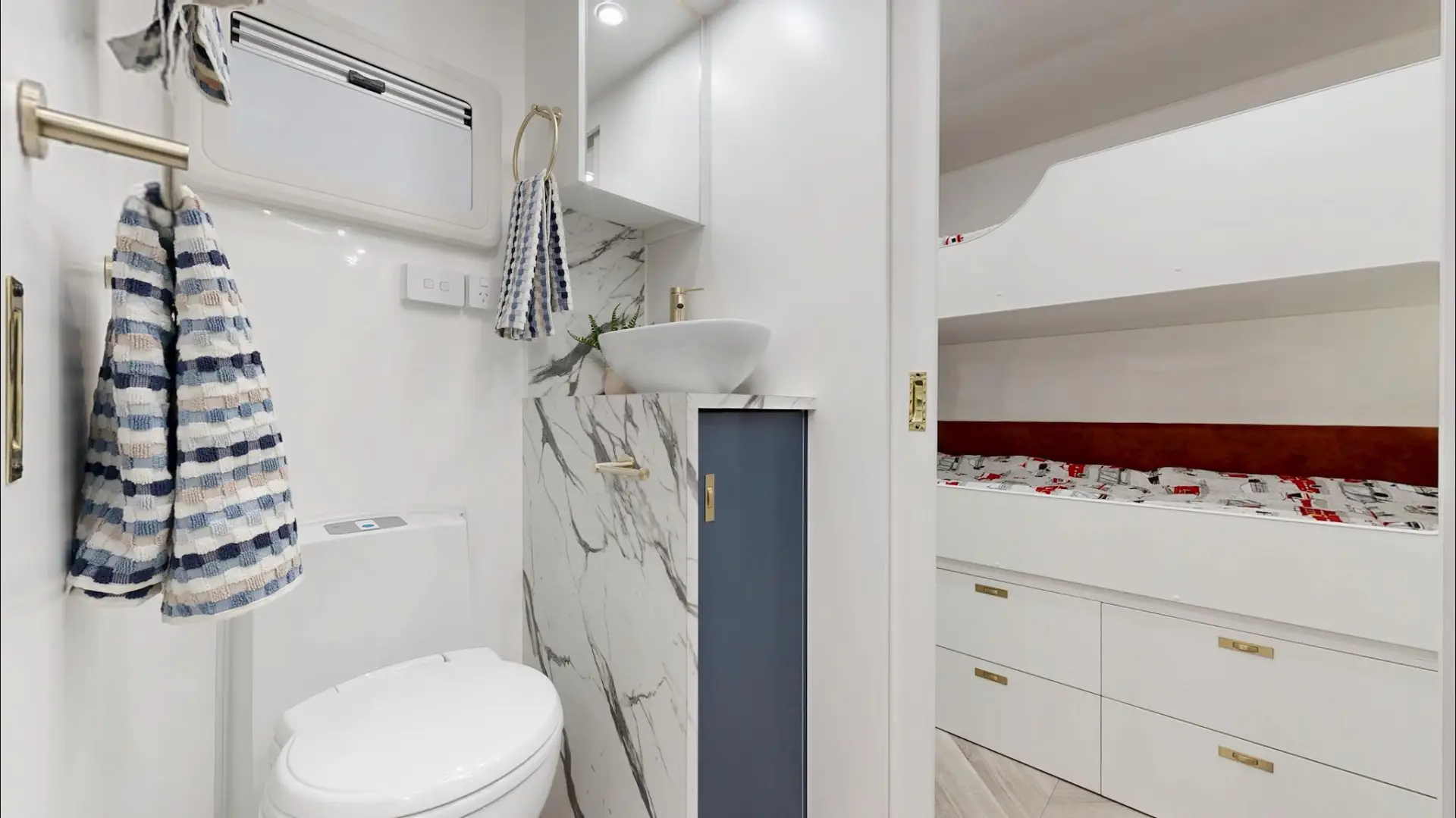 NEW 2025 VACATIONER CARAVANS ROUGH RIDER