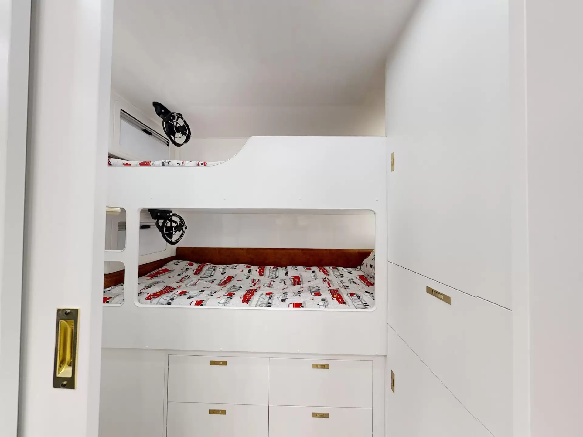 NEW 2025 VACATIONER CARAVANS ROUGH RIDER