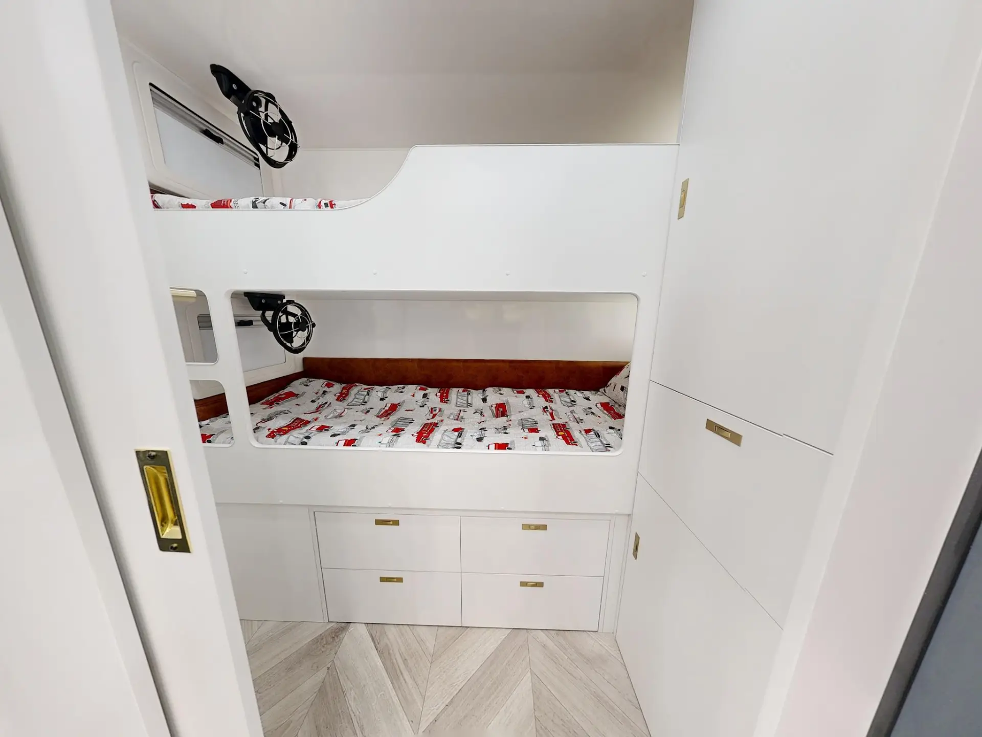 NEW 2025 VACATIONER CARAVANS ROUGH RIDER