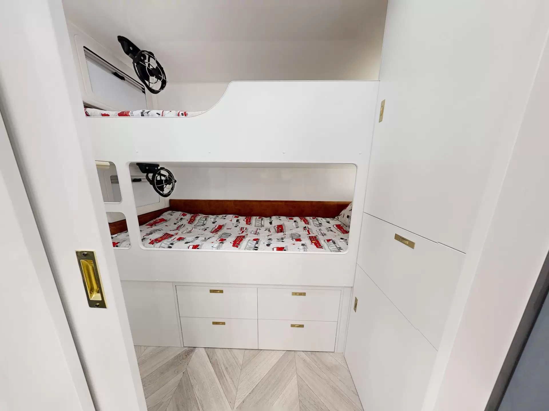 NEW 2025 VACATIONER CARAVANS ROUGH RIDER