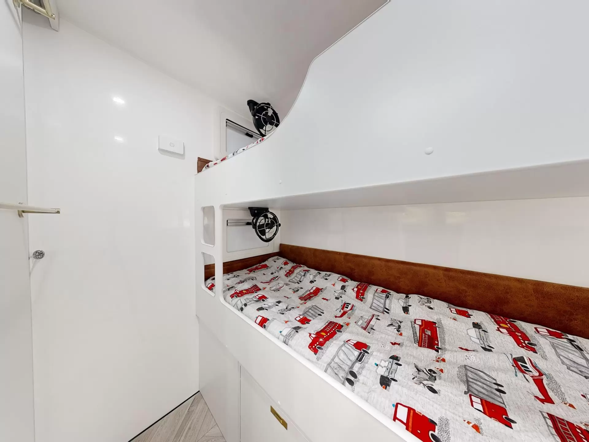 NEW 2025 VACATIONER CARAVANS ROUGH RIDER