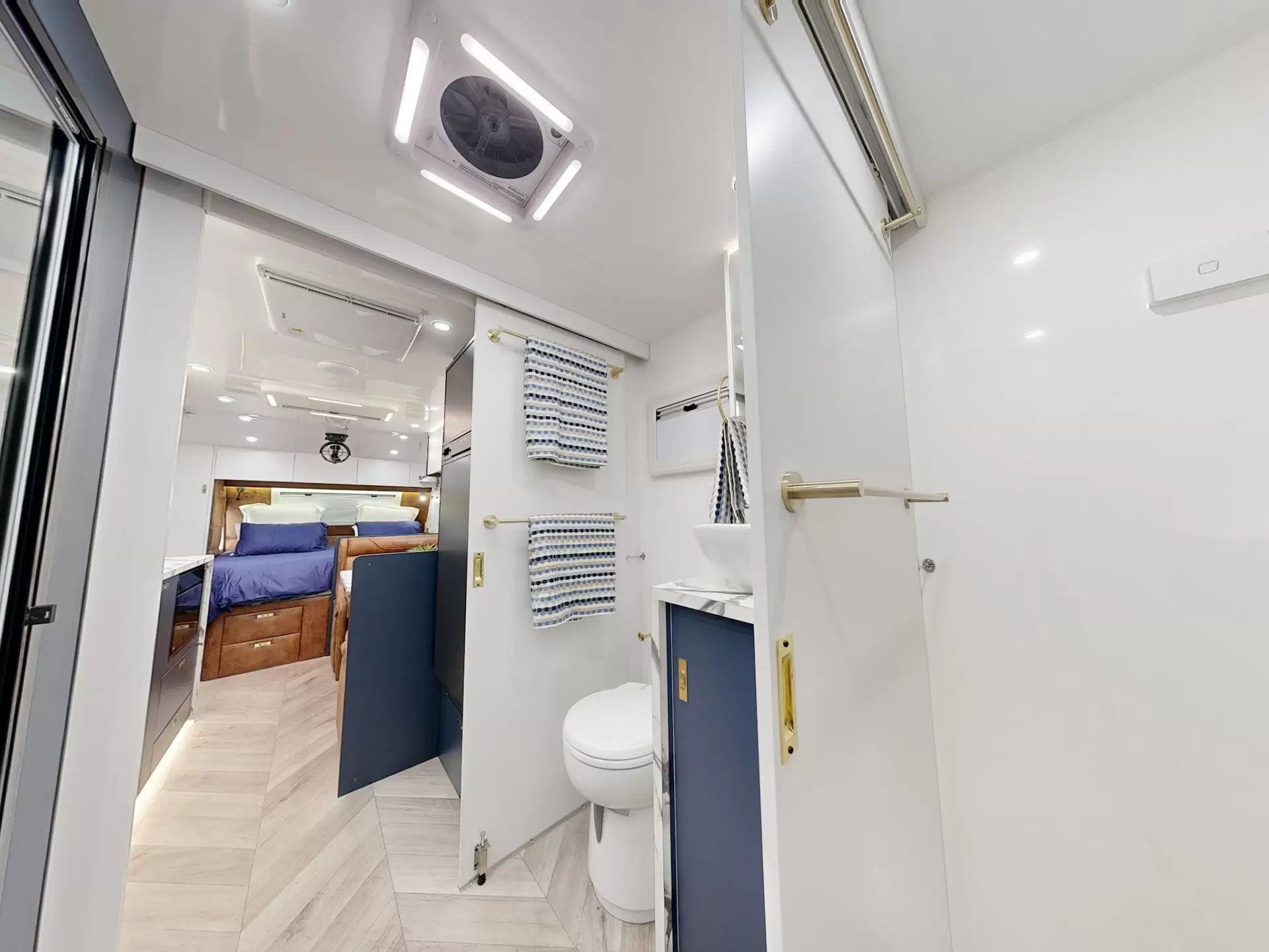 NEW 2025 VACATIONER CARAVANS ROUGH RIDER