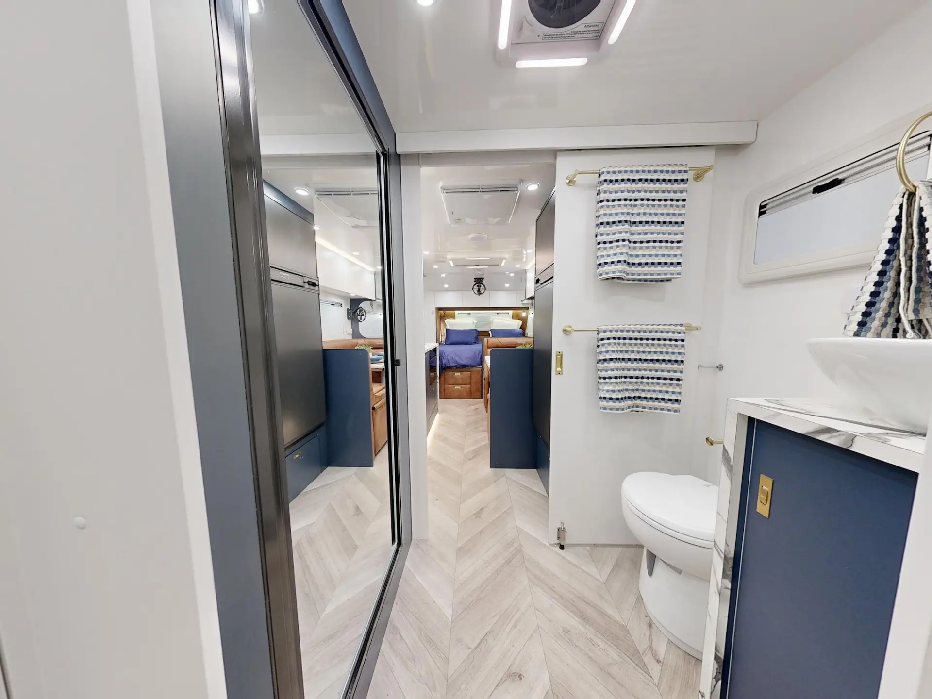 NEW 2025 VACATIONER CARAVANS ROUGH RIDER