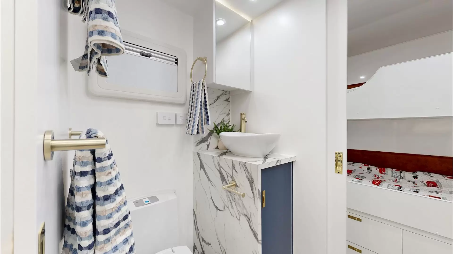 NEW 2025 VACATIONER CARAVANS ROUGH RIDER