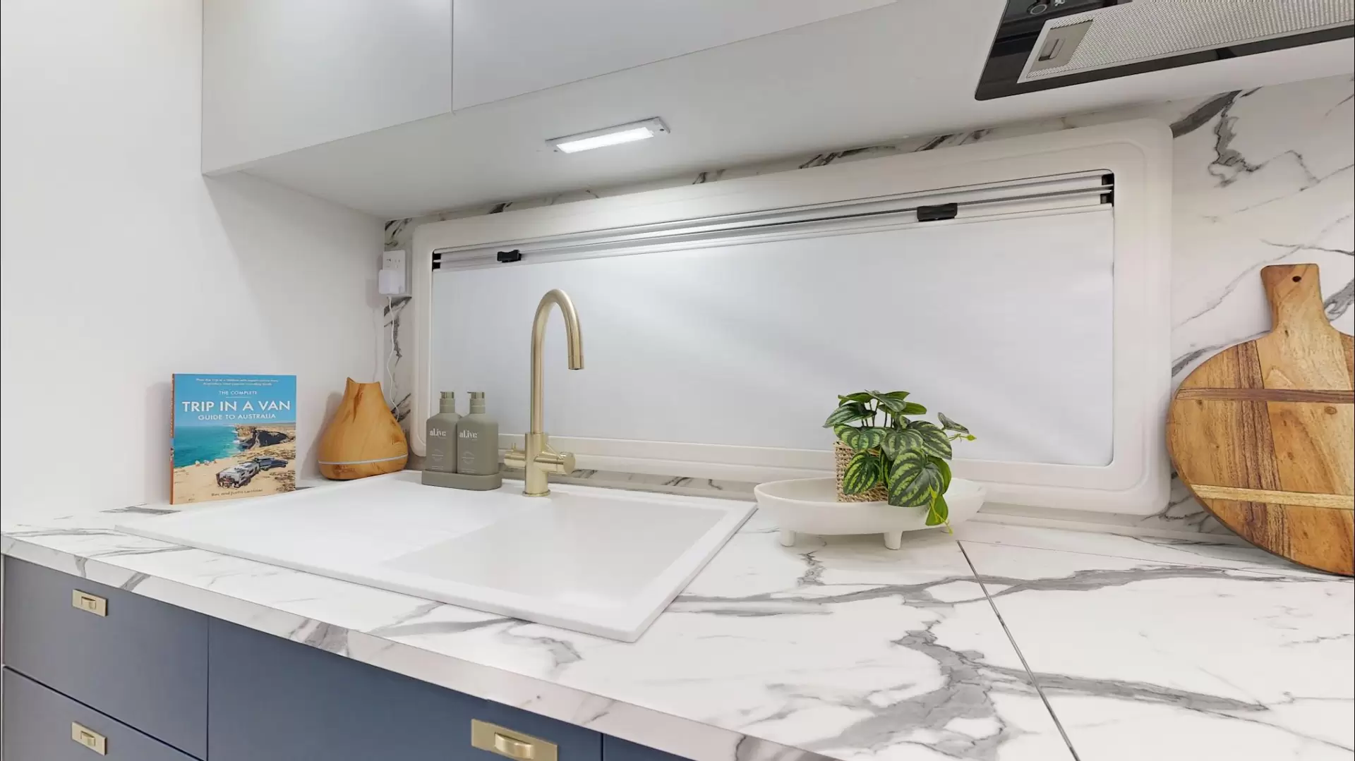 NEW 2025 VACATIONER CARAVANS ROUGH RIDER