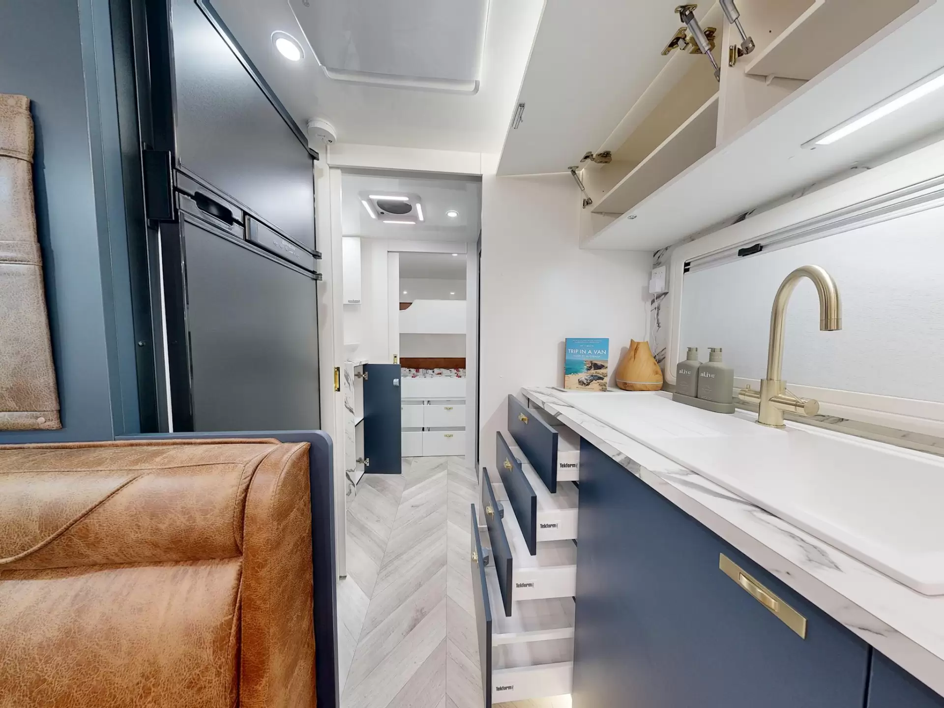 NEW 2025 VACATIONER CARAVANS ROUGH RIDER