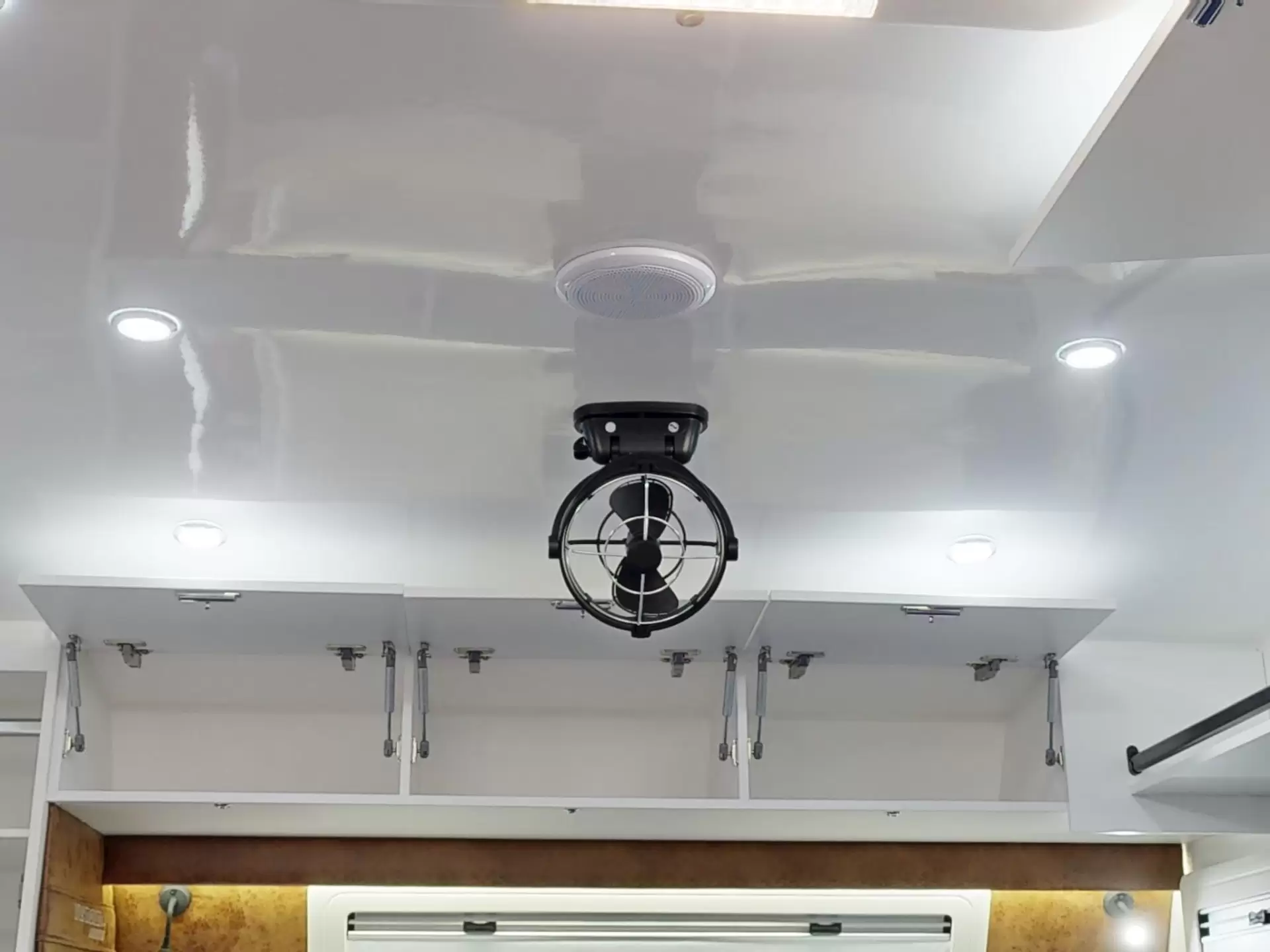 NEW 2025 VACATIONER CARAVANS ROUGH RIDER