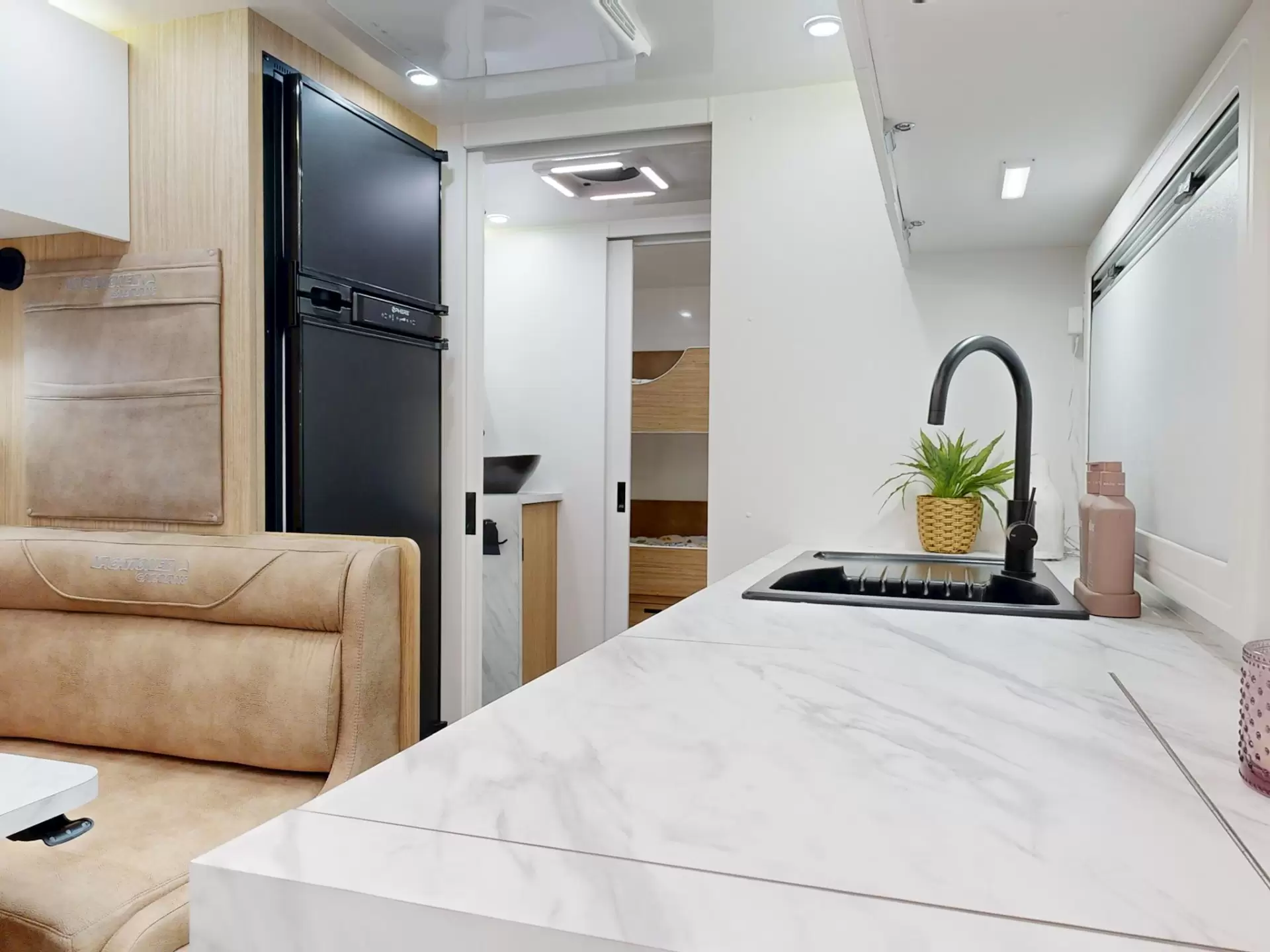 NEW 2026 VACATIONER CARAVANS ROUGH RIDER