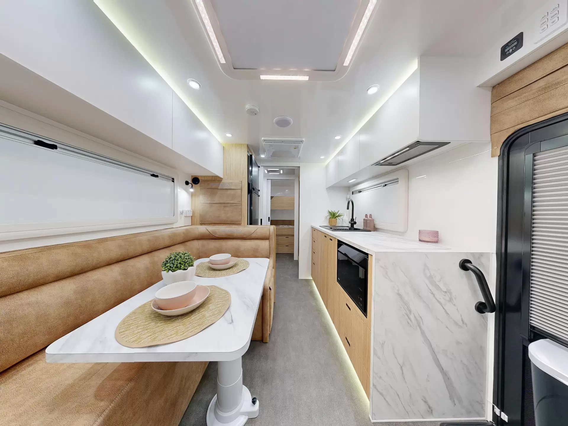 NEW 2026 VACATIONER CARAVANS ROUGH RIDER