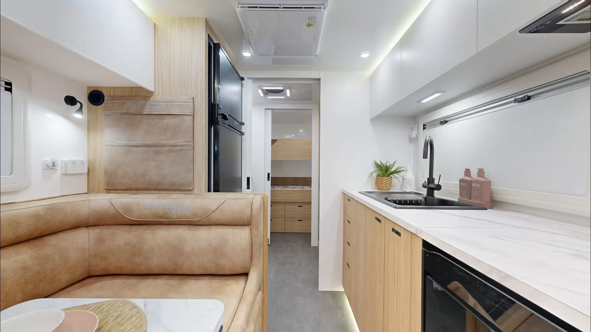 NEW 2026 VACATIONER CARAVANS ROUGH RIDER