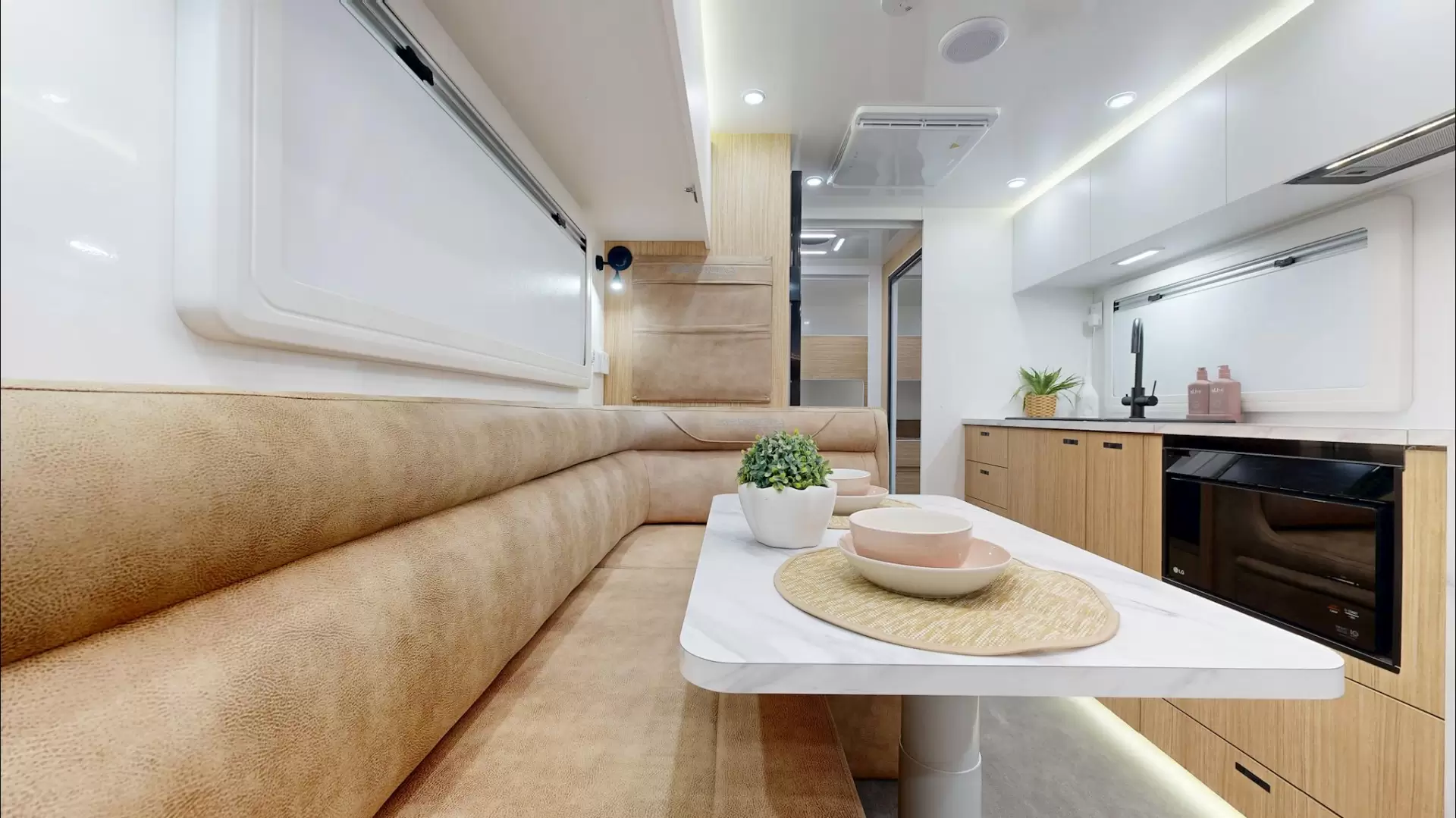 NEW 2026 VACATIONER CARAVANS ROUGH RIDER