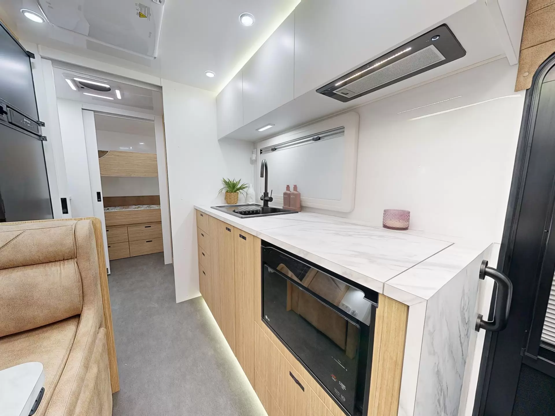 NEW 2026 VACATIONER CARAVANS ROUGH RIDER