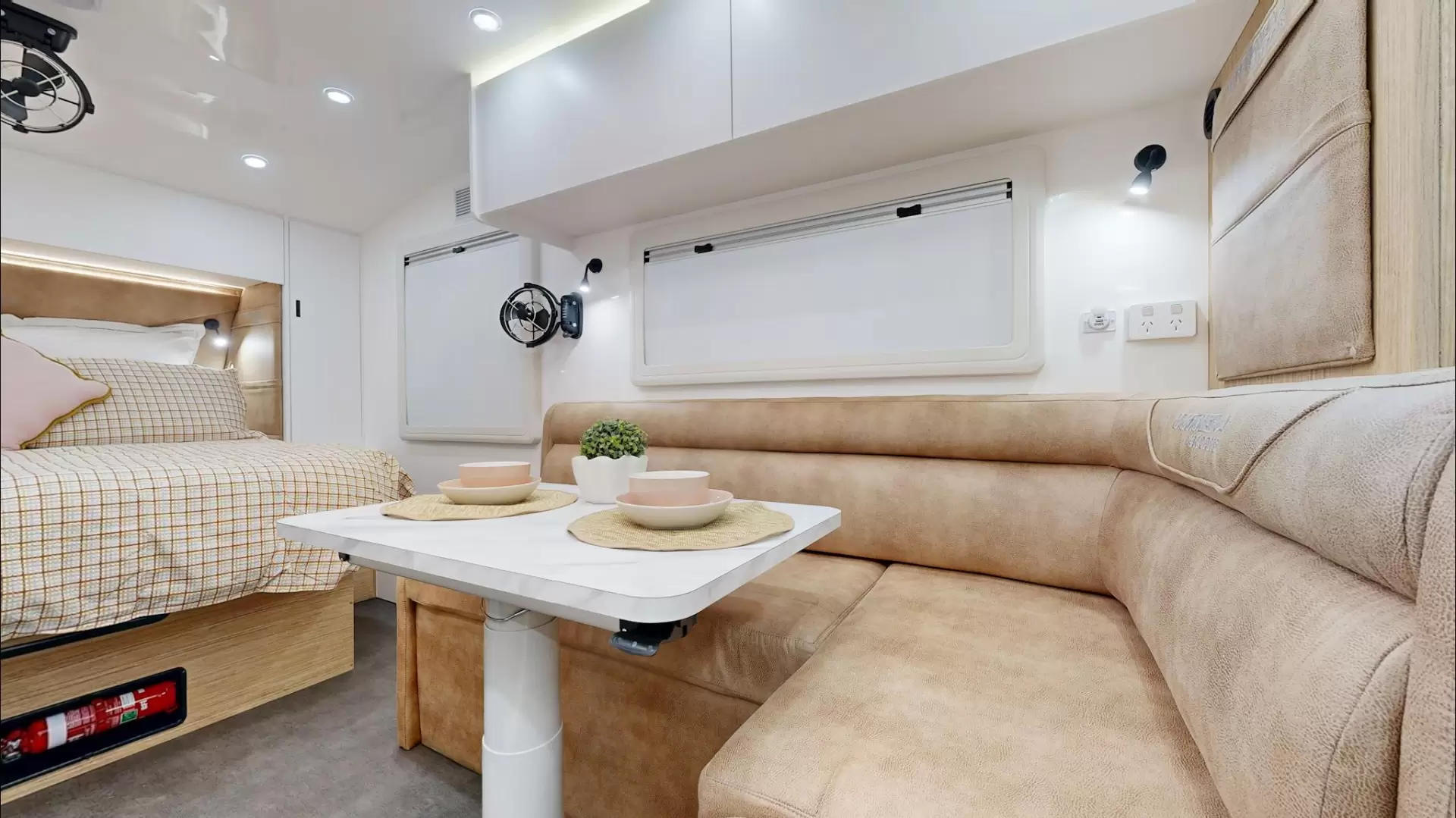 NEW 2026 VACATIONER CARAVANS ROUGH RIDER