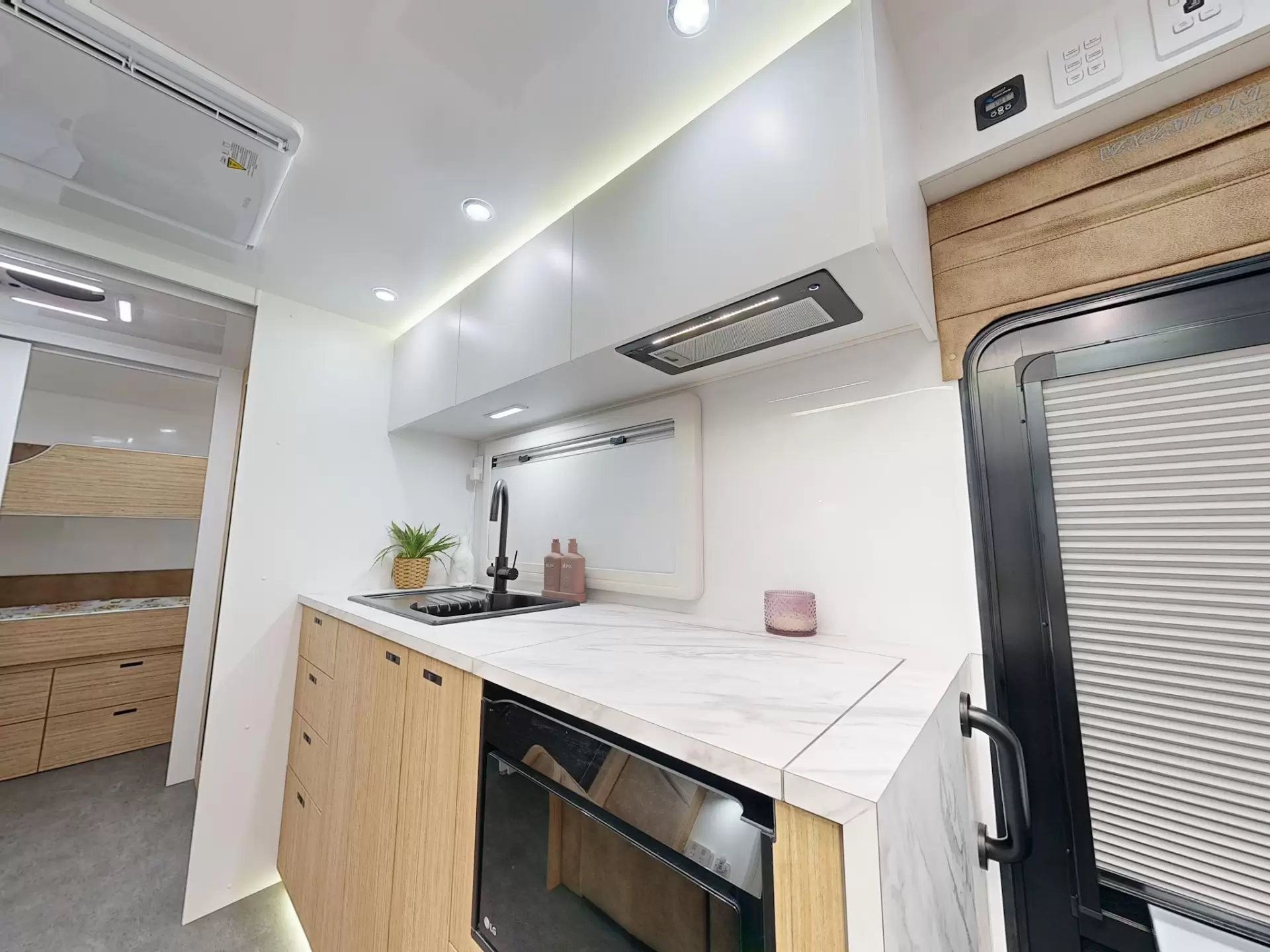 NEW 2026 VACATIONER CARAVANS ROUGH RIDER