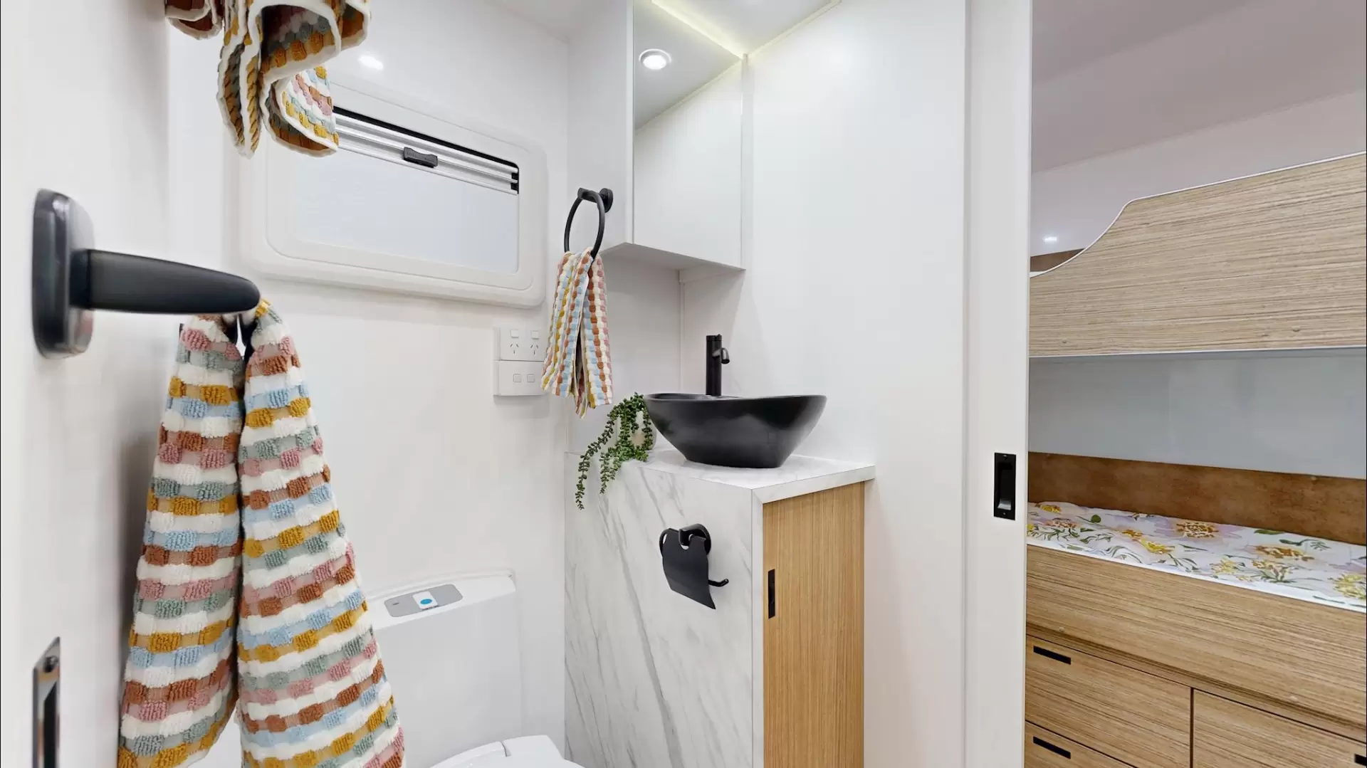 NEW 2026 VACATIONER CARAVANS ROUGH RIDER