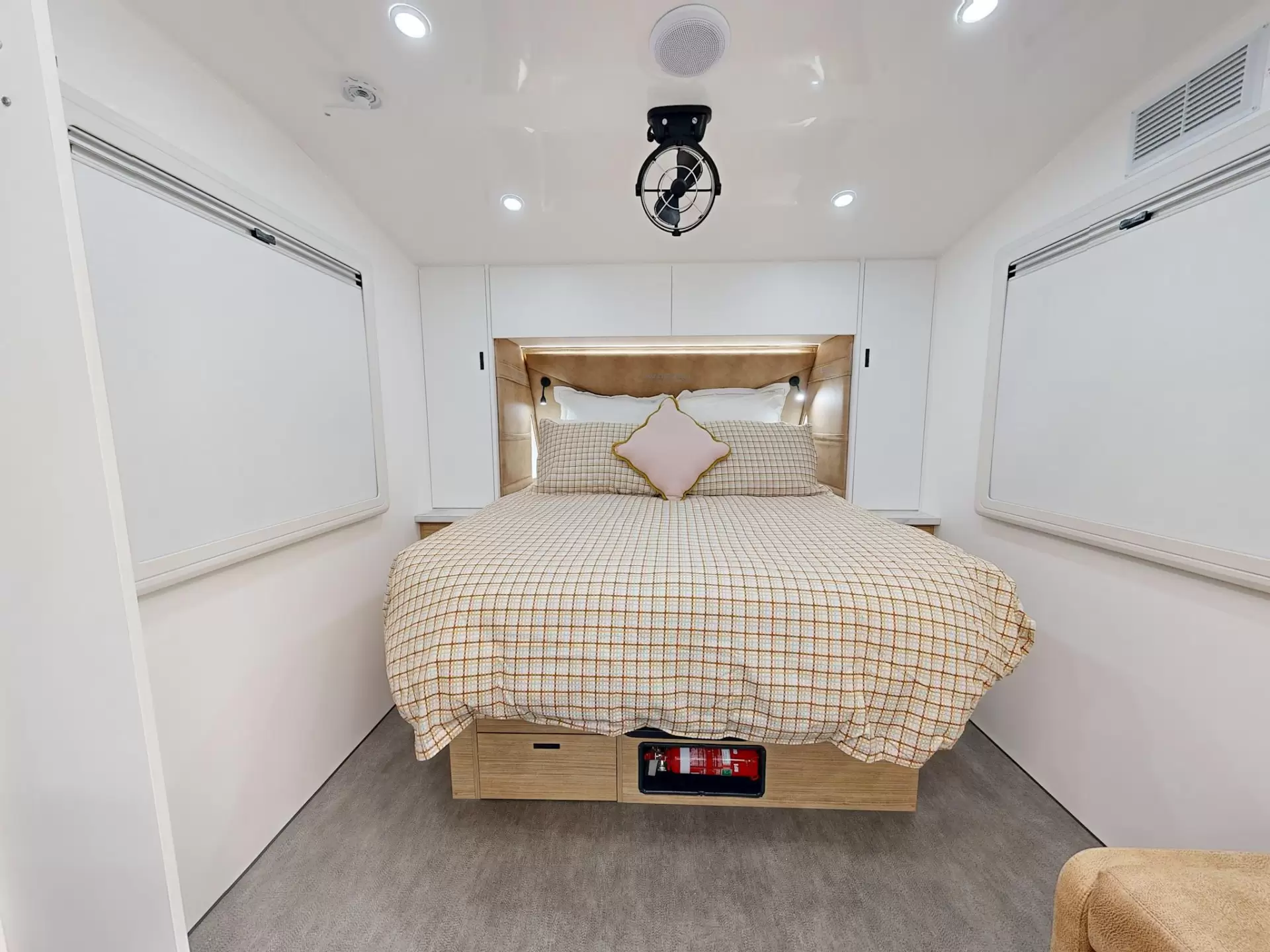 NEW 2026 VACATIONER CARAVANS ROUGH RIDER