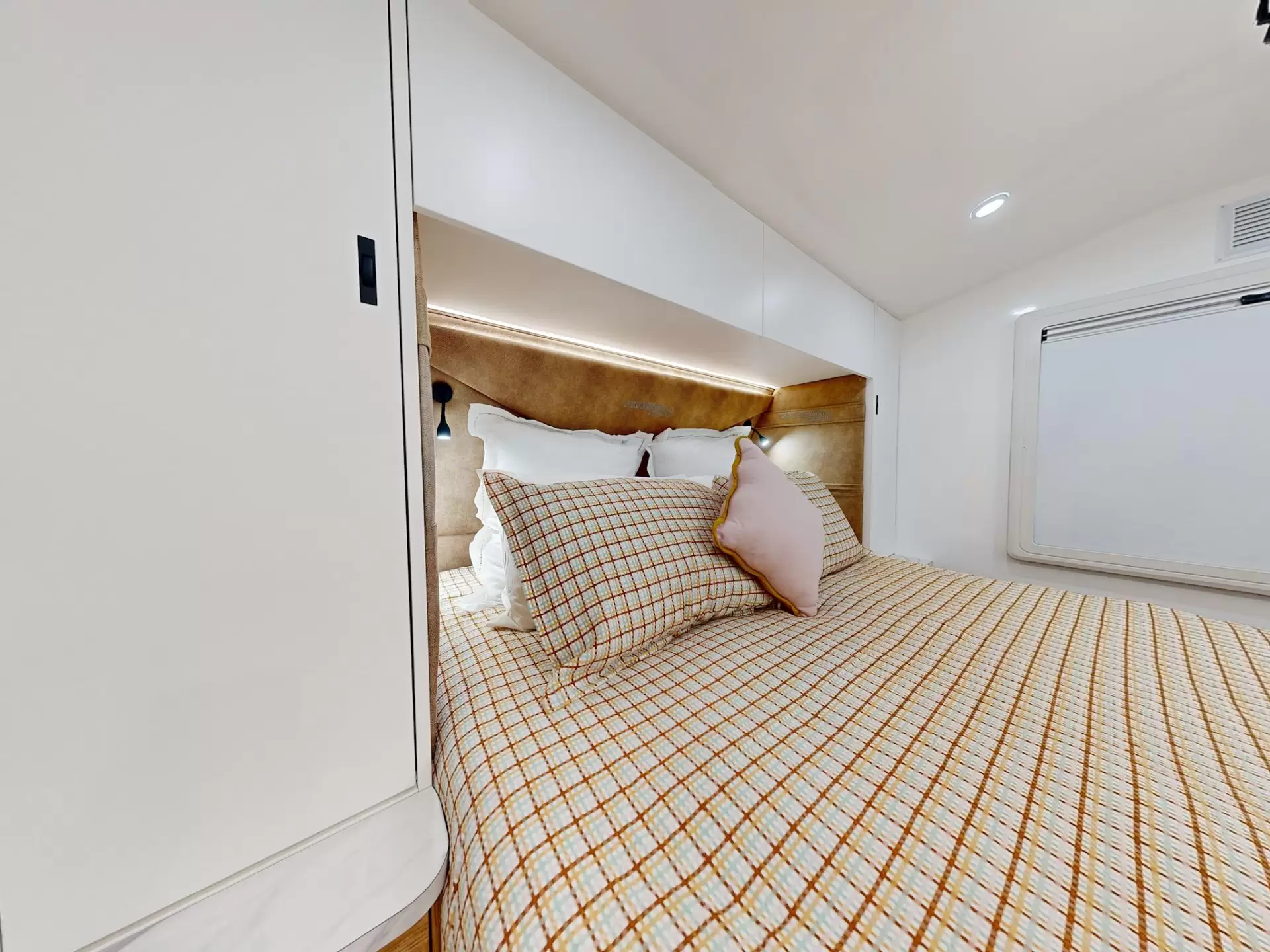 NEW 2026 VACATIONER CARAVANS ROUGH RIDER