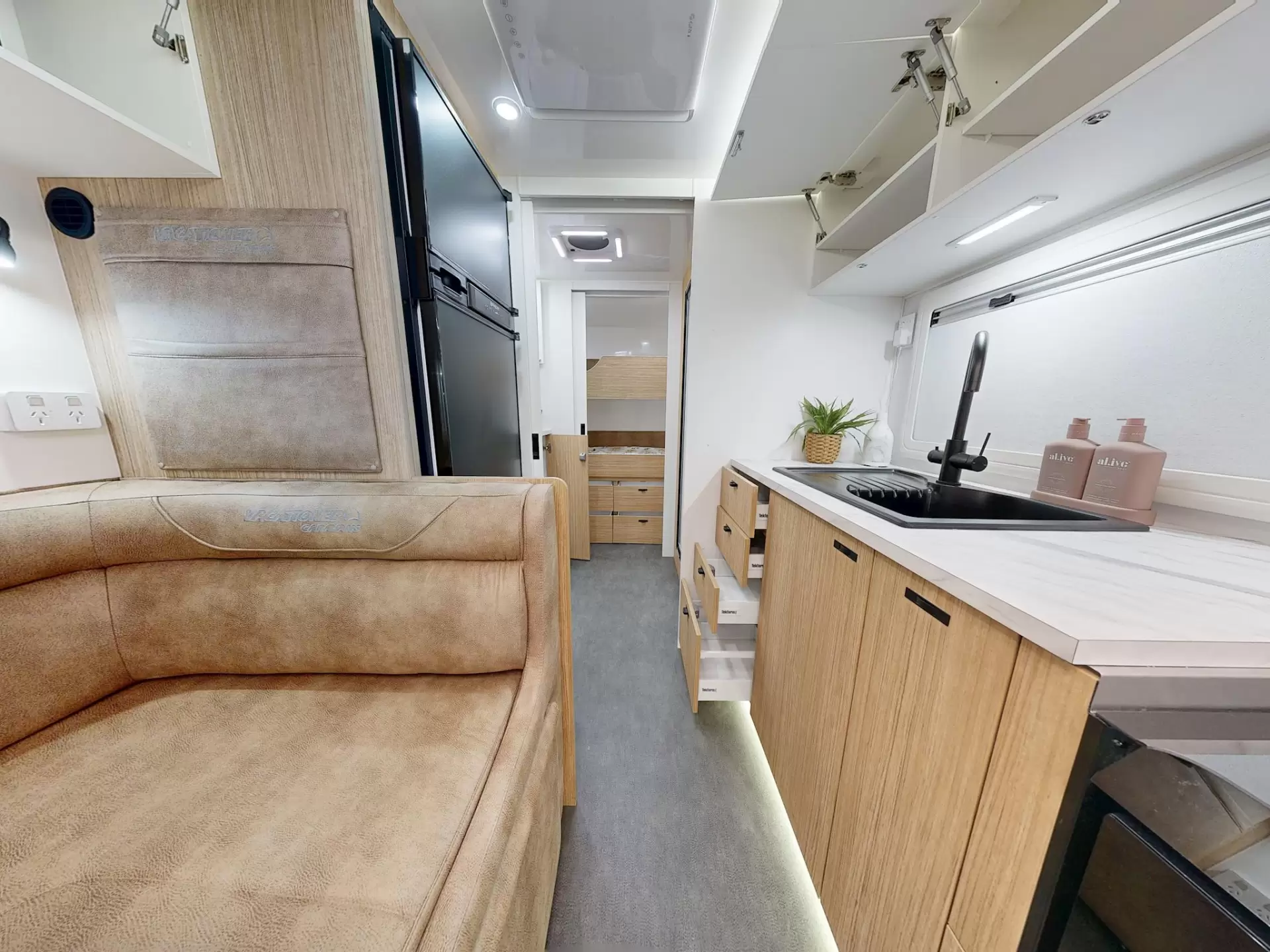 NEW 2026 VACATIONER CARAVANS ROUGH RIDER