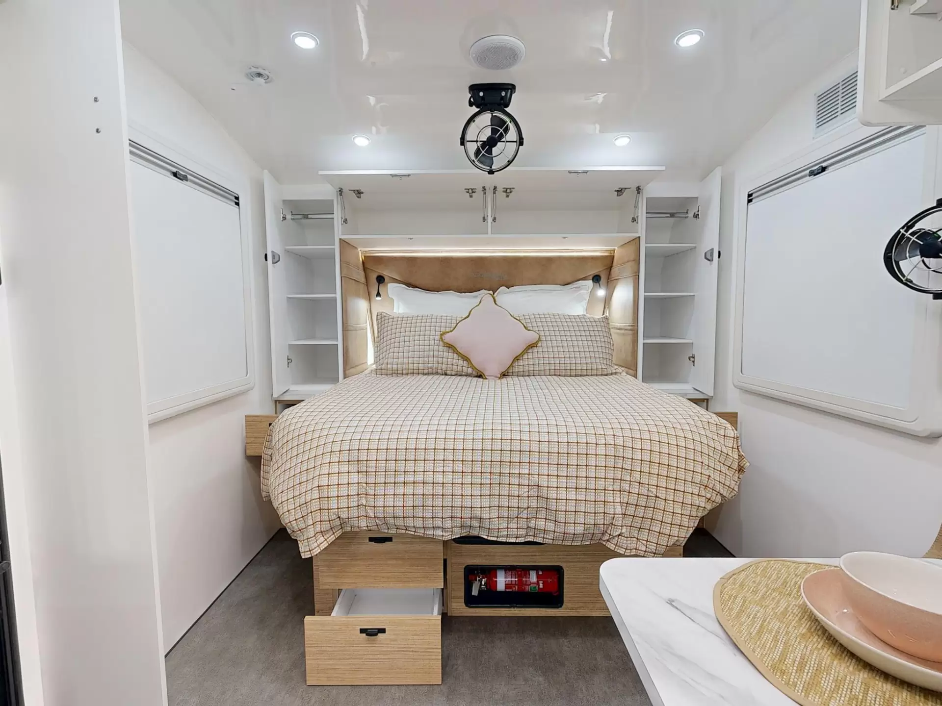 NEW 2026 VACATIONER CARAVANS ROUGH RIDER