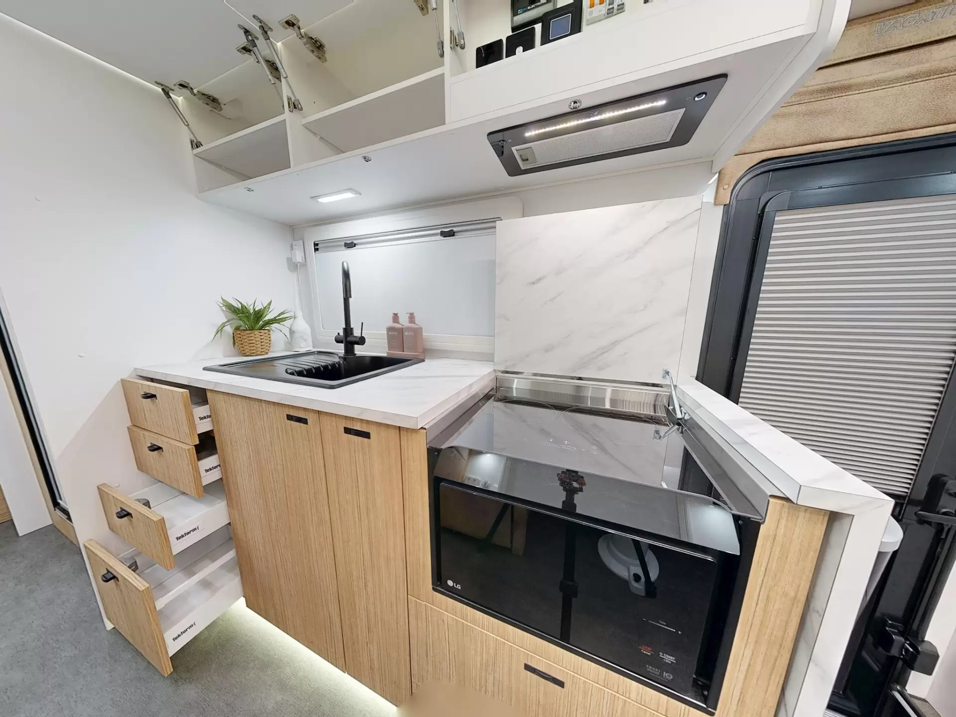 NEW 2026 VACATIONER CARAVANS ROUGH RIDER