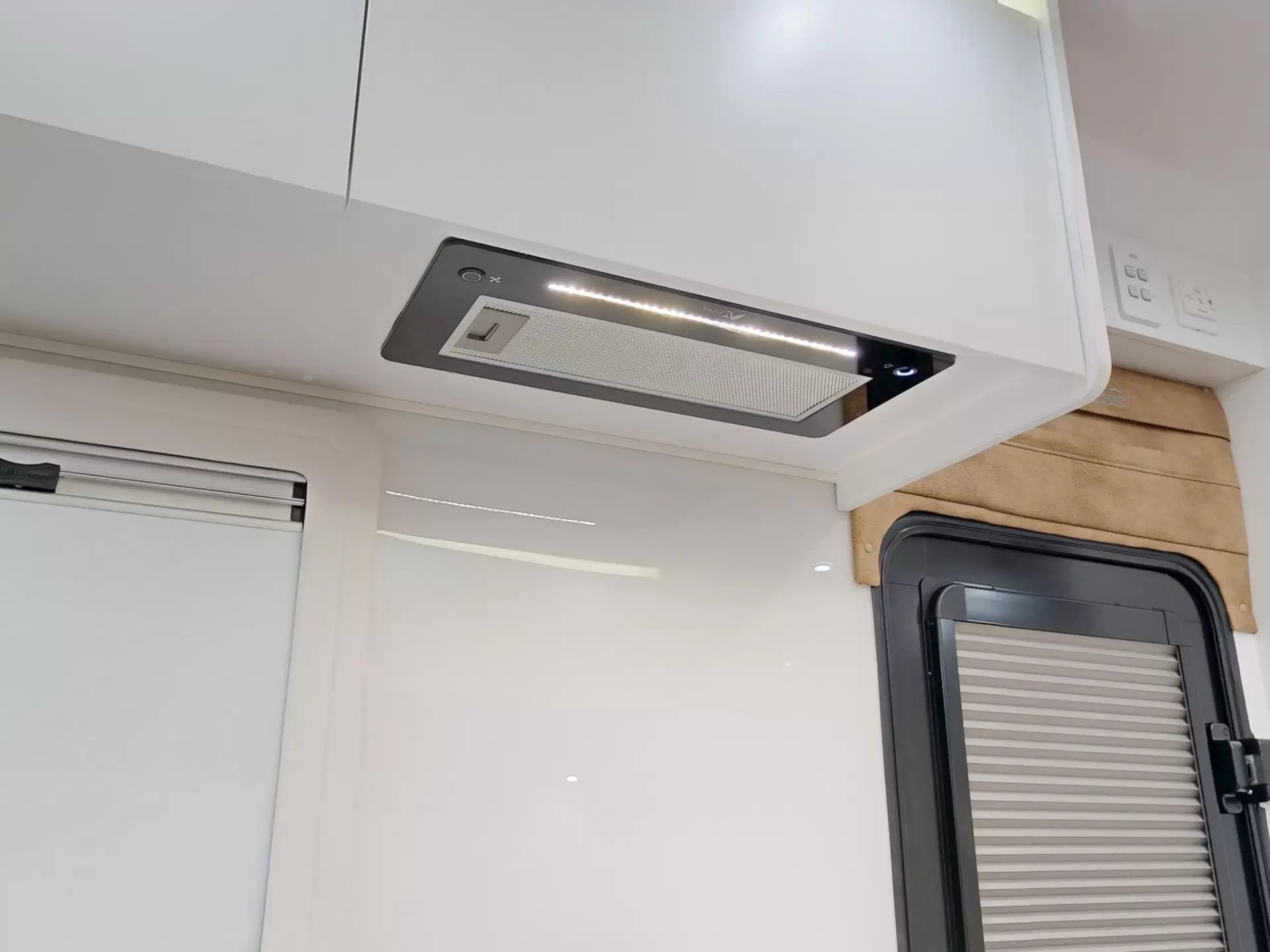 NEW 2026 VACATIONER CARAVANS ROUGH RIDER