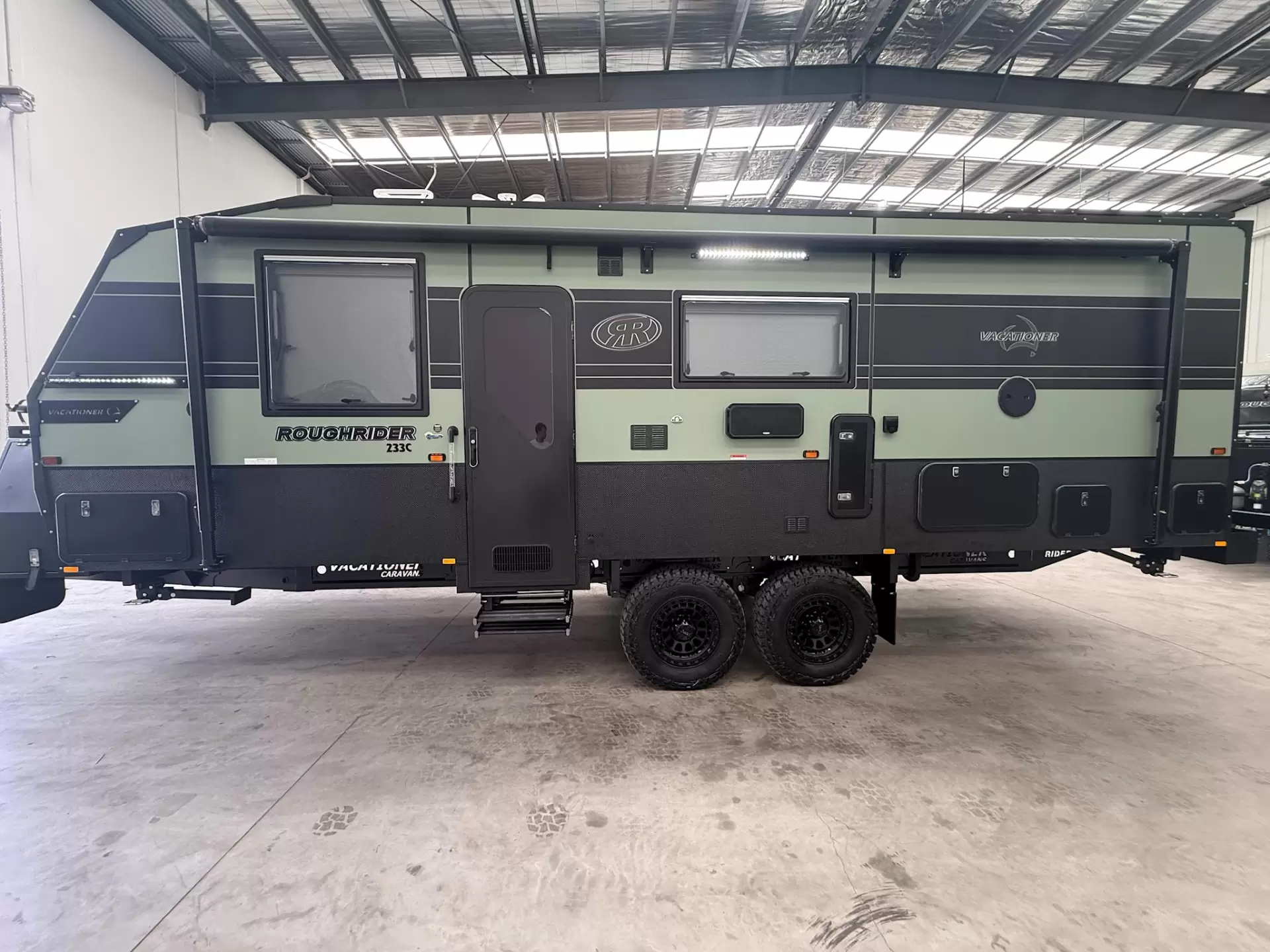 NEW 2026 VACATIONER CARAVANS ROUGH RIDER