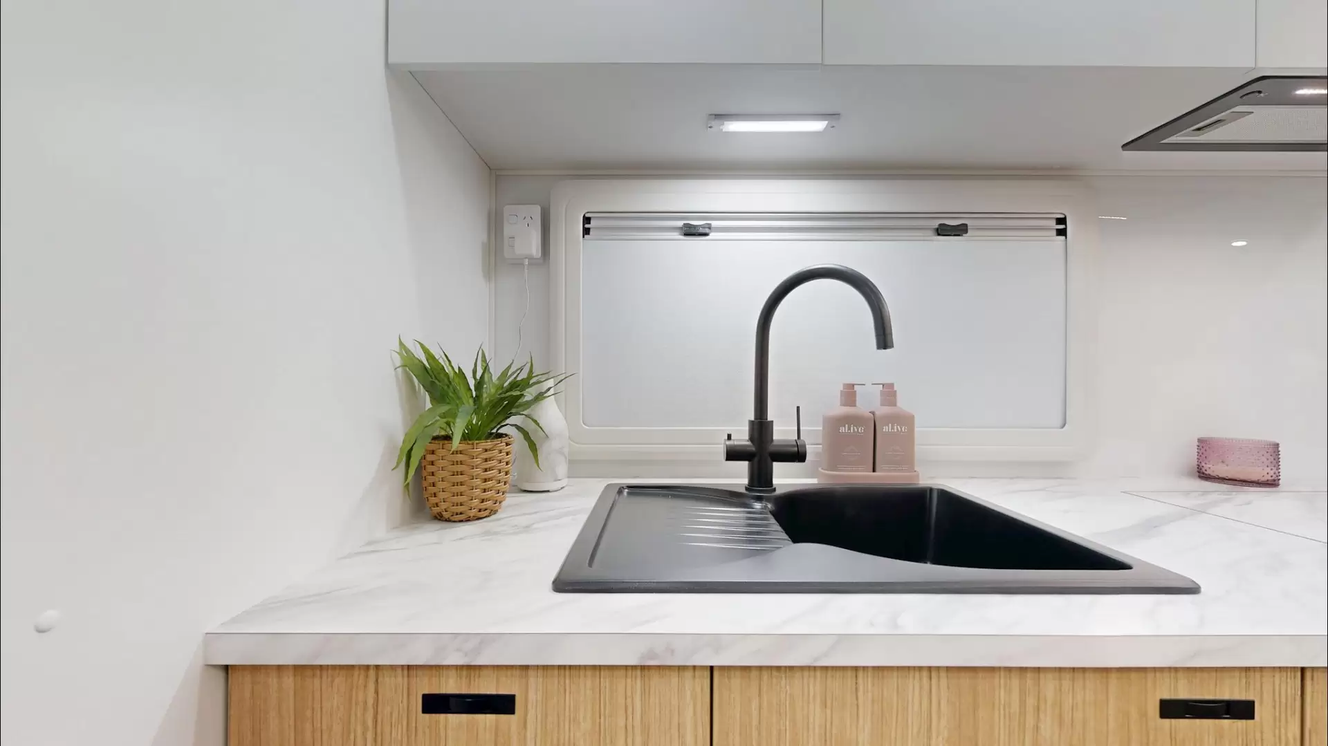 NEW 2026 VACATIONER CARAVANS ROUGH RIDER