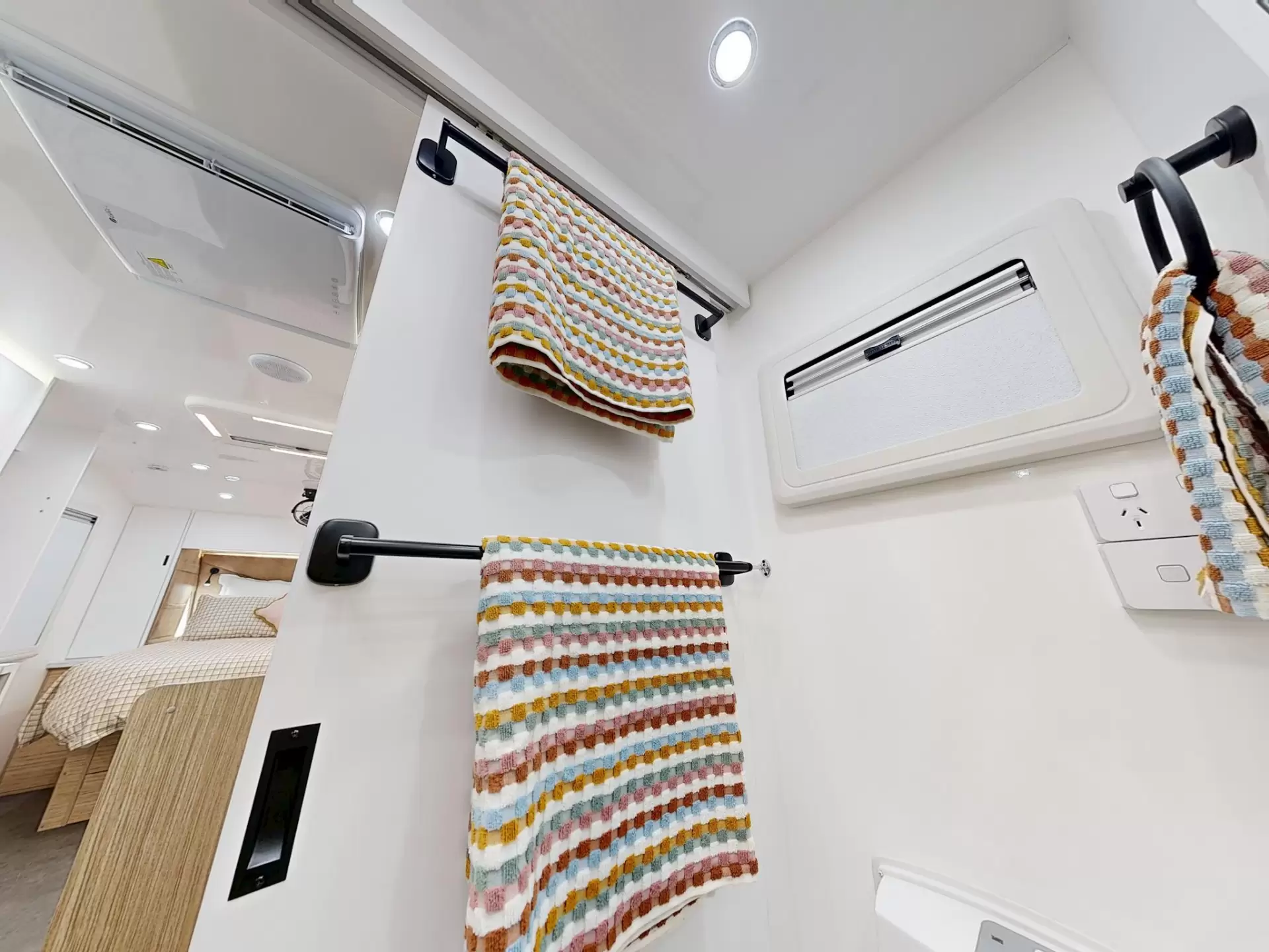 NEW 2026 VACATIONER CARAVANS ROUGH RIDER