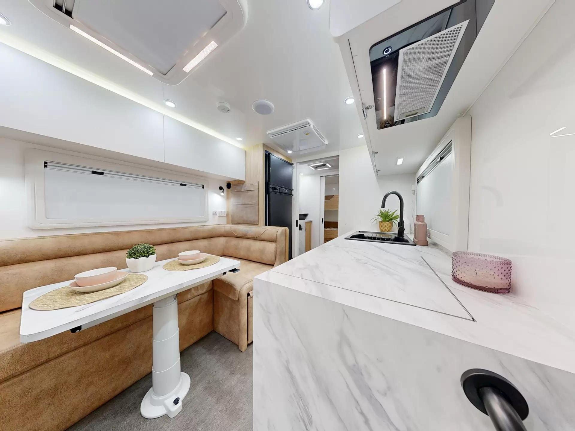 NEW 2026 VACATIONER CARAVANS ROUGH RIDER