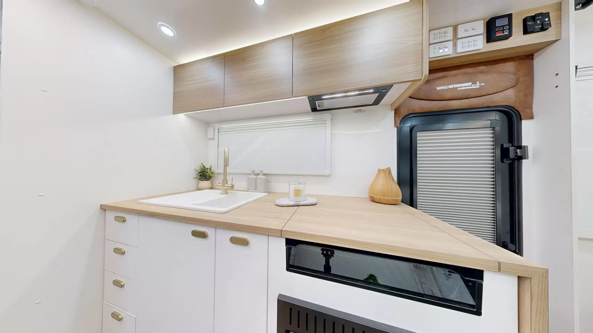 NEW 2026 VACATIONER CARAVANS ROUGH RIDER