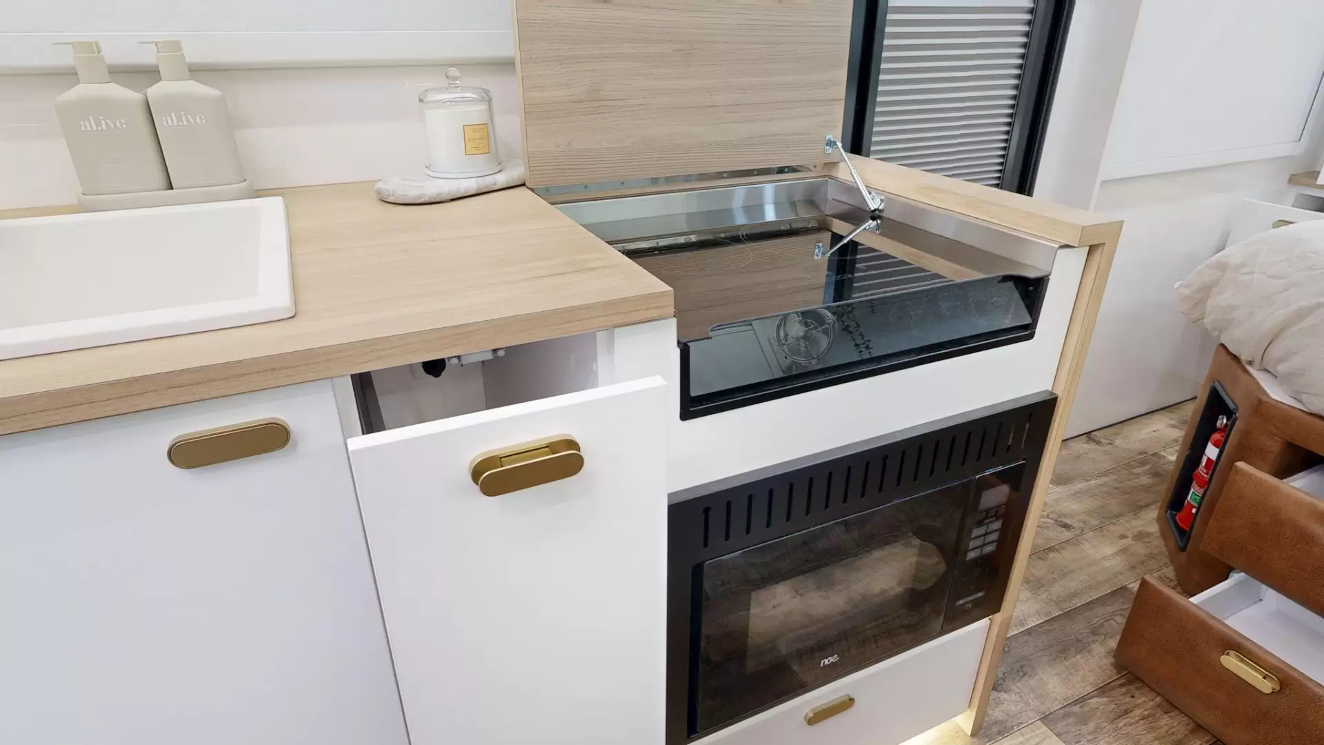 NEW 2026 VACATIONER CARAVANS ROUGH RIDER