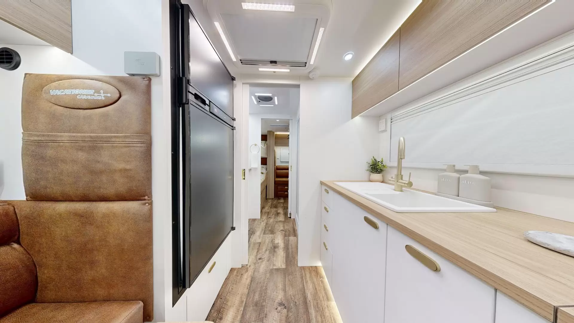 NEW 2026 VACATIONER CARAVANS ROUGH RIDER