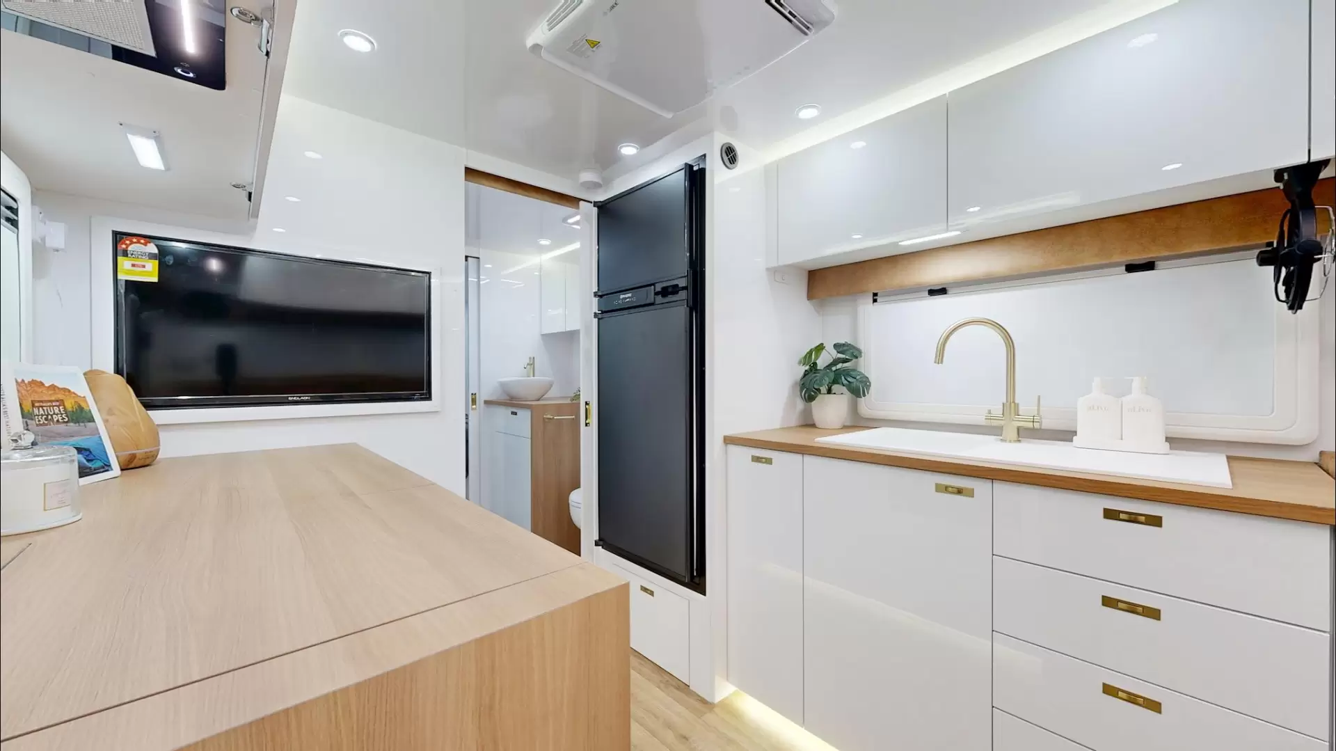 NEW 2026 VACATIONER CARAVANS ROUGH RIDER