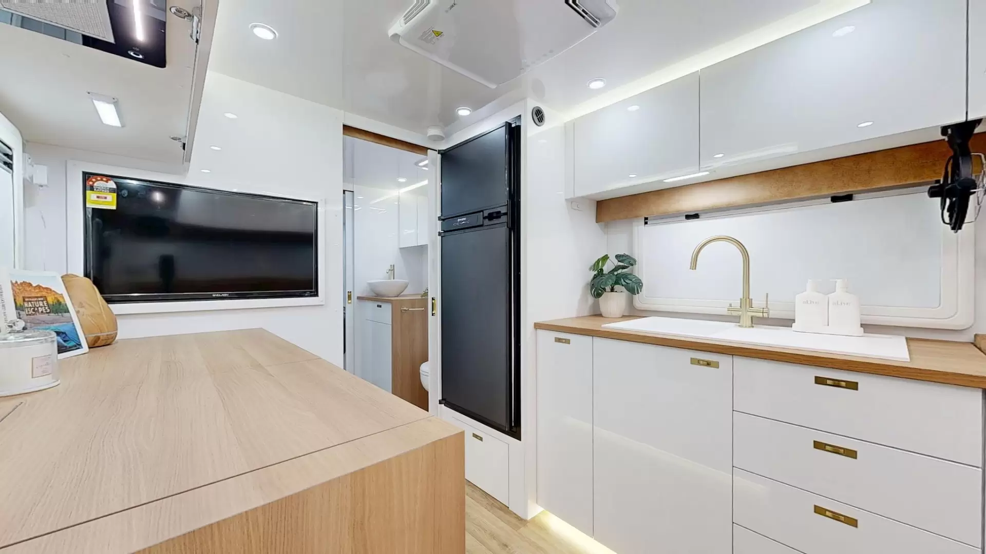 NEW 2026 VACATIONER CARAVANS ROUGH RIDER