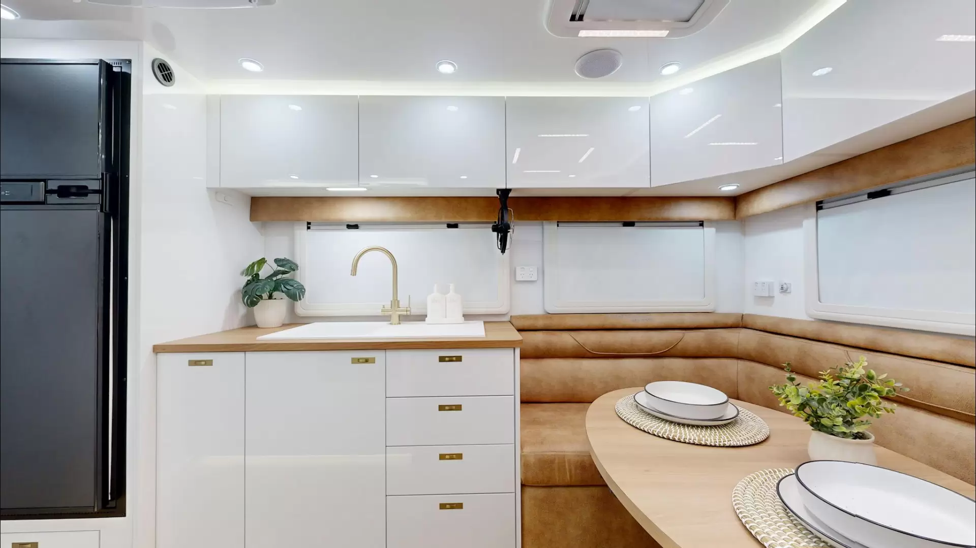 NEW 2026 VACATIONER CARAVANS ROUGH RIDER